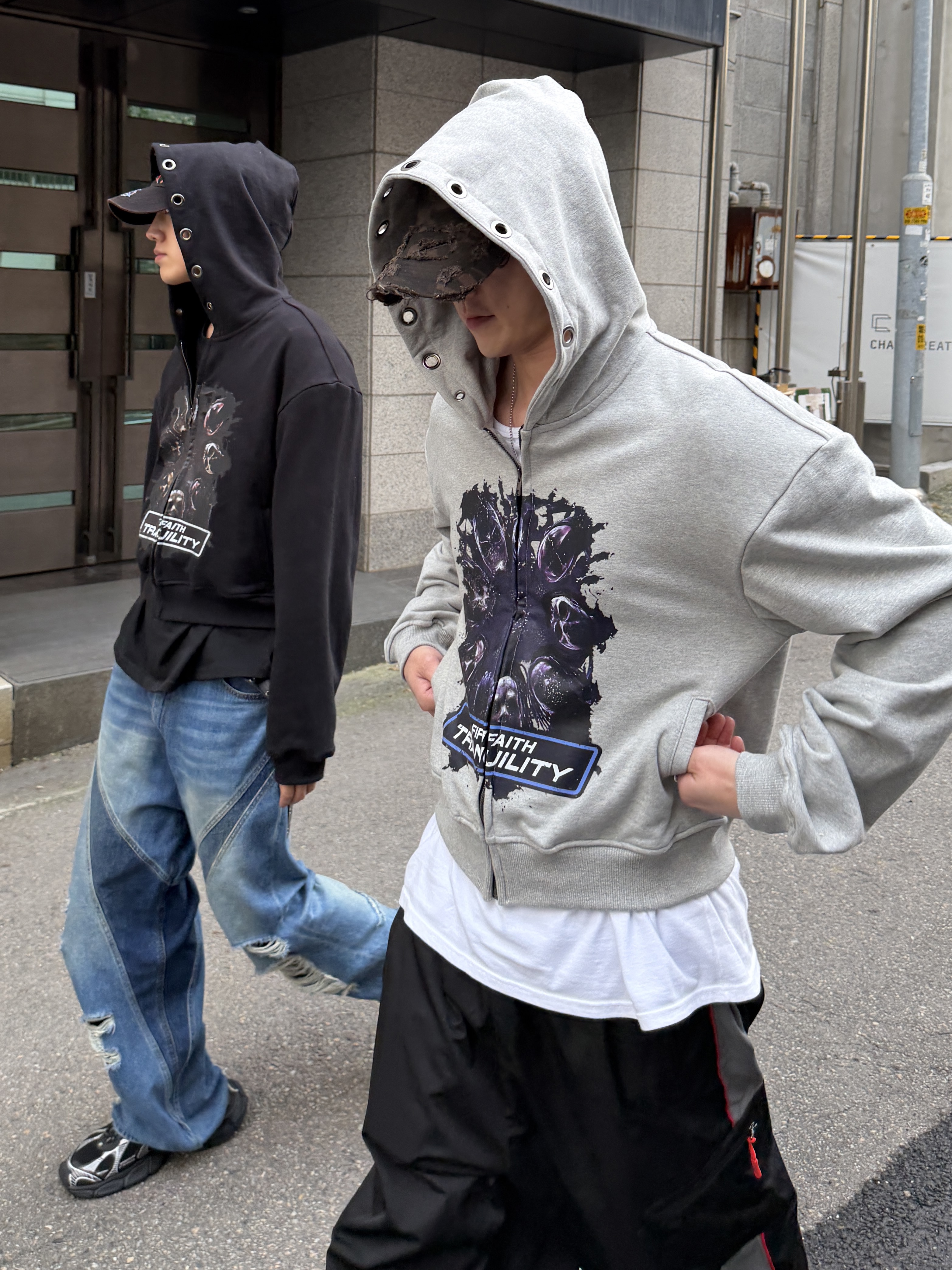CSC Tranquility Hoodie Zip-Up Grey, Civision by CSC Interval Work Track Pants Black 착용 스타일 - 3