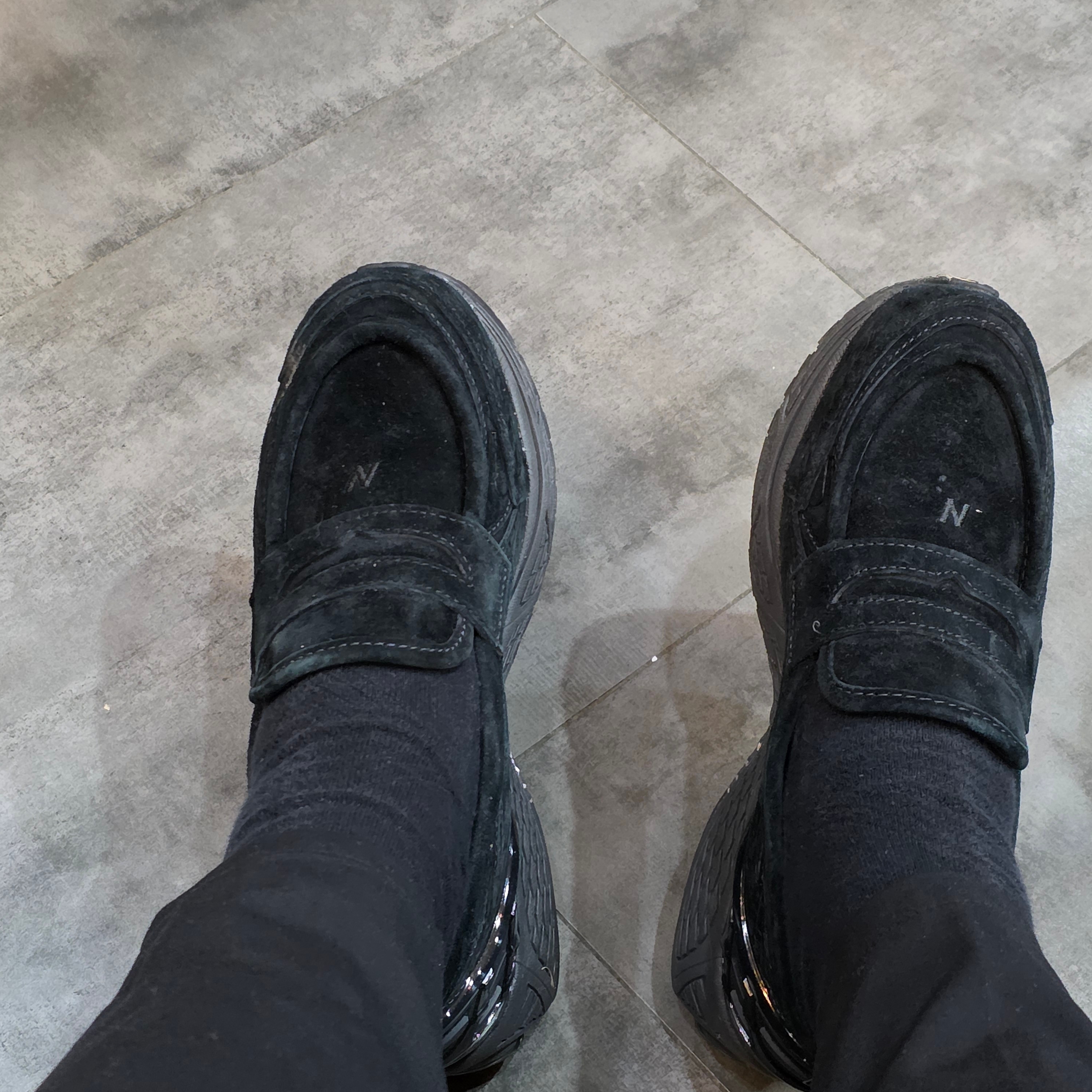 New Balance 1906L Black Black Cement 착용 스타일