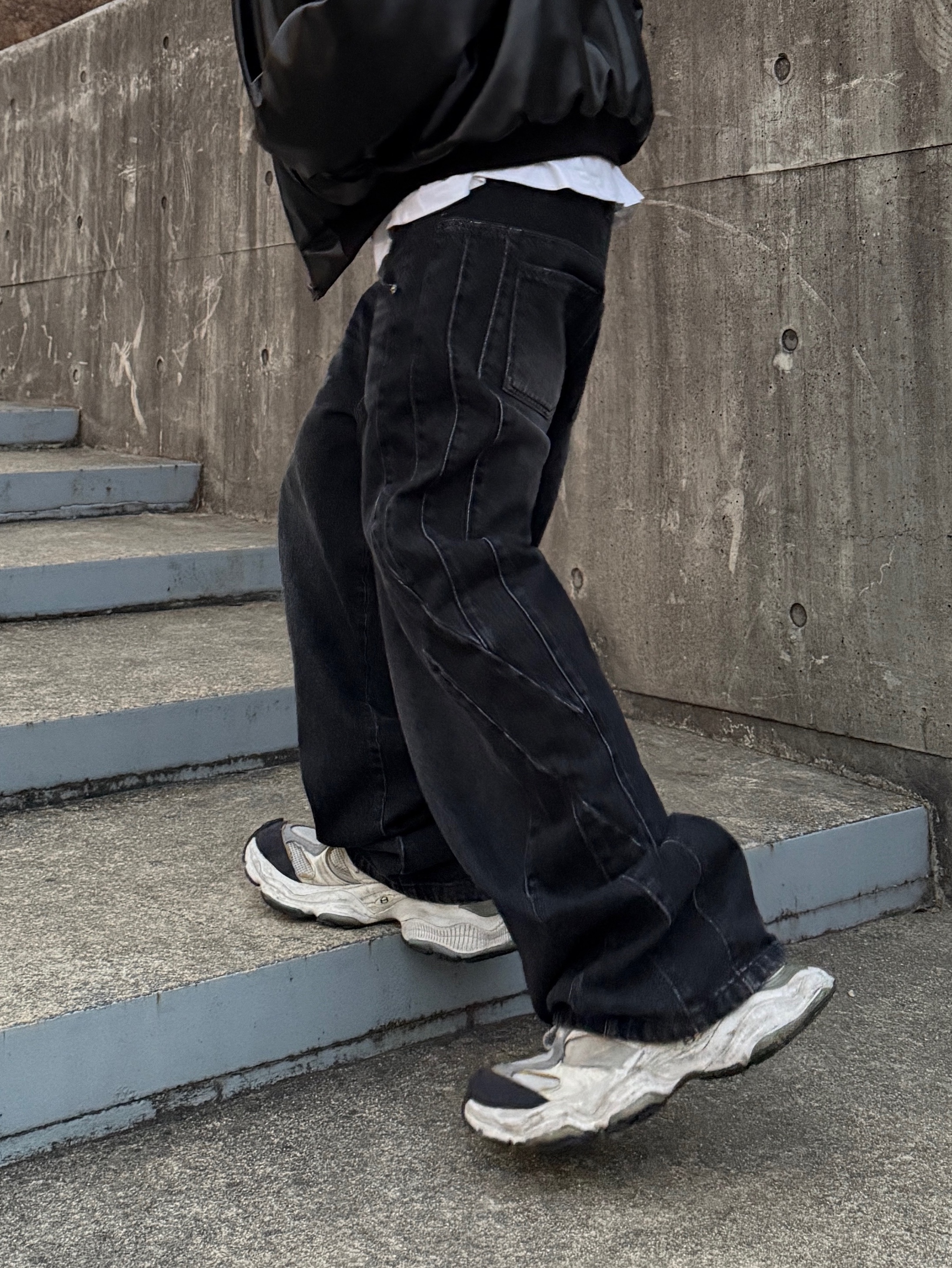 Civision by CSC Japanese Paneled Denim Pants, Balenciaga XL Army Boots Full Eva Black 착용 스타일 - 4
