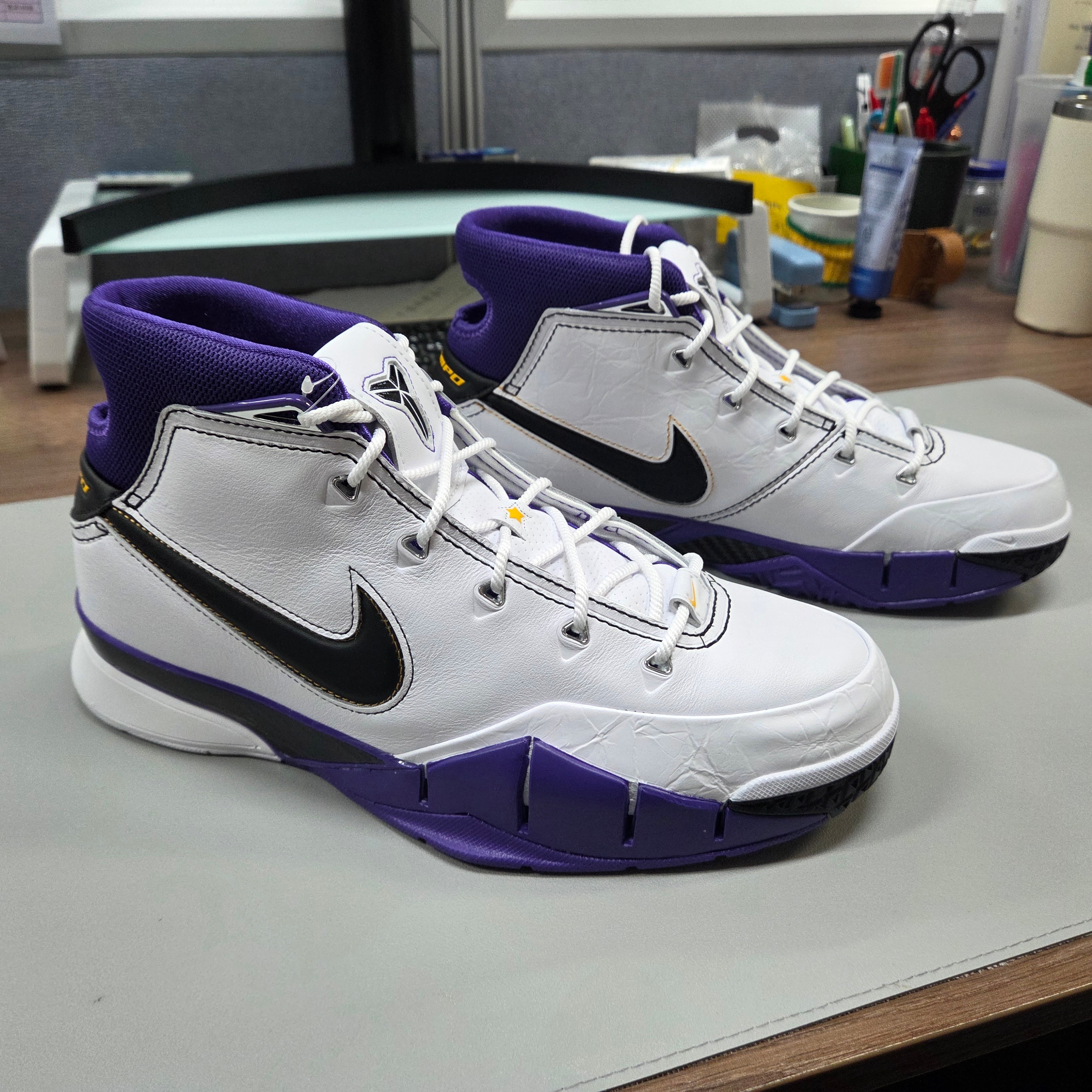 Nike Kobe 1 Protro 81 Pt Game White Black 착용 스타일 - 3