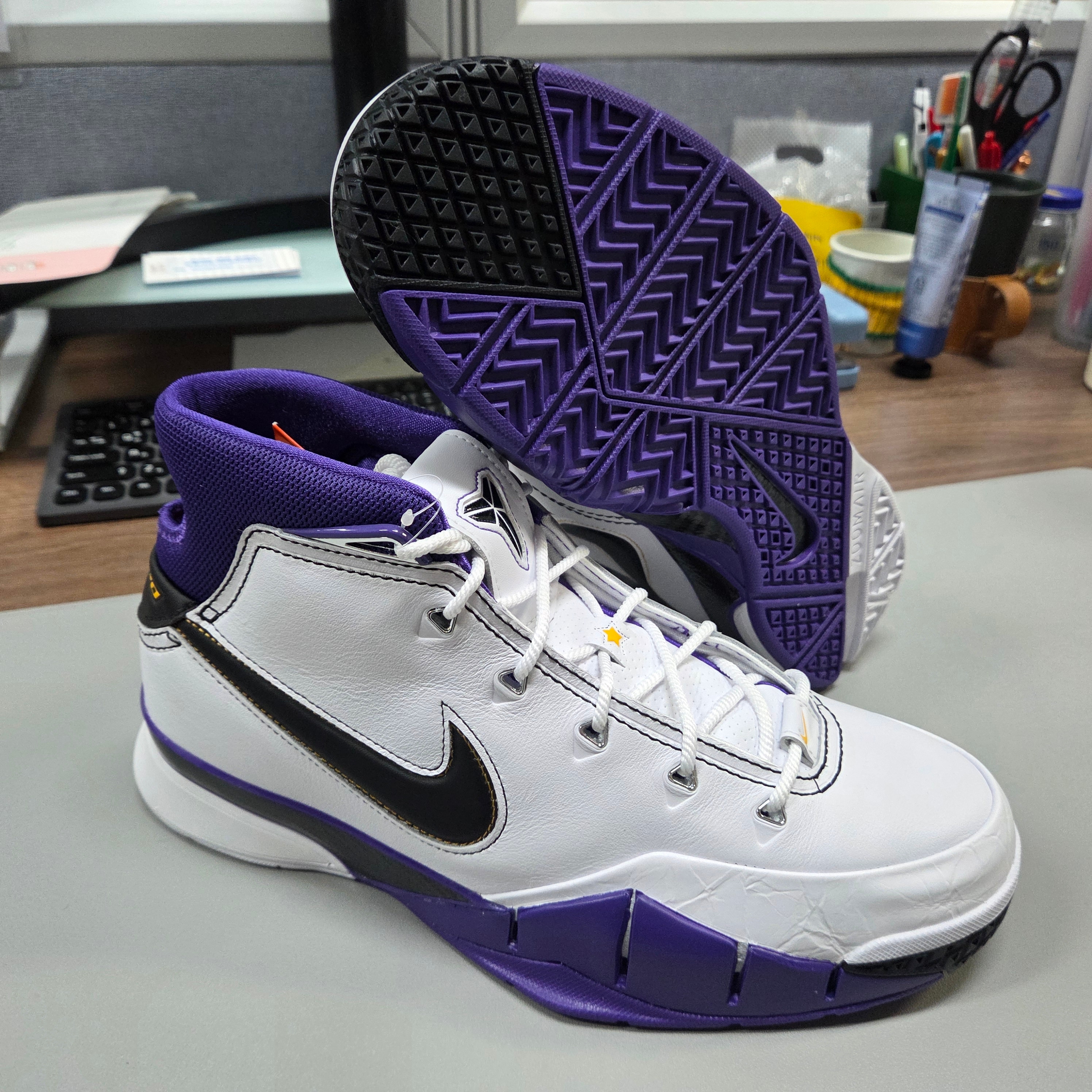 Nike Kobe 1 Protro 81 Pt Game White Black 착용 스타일 - 1