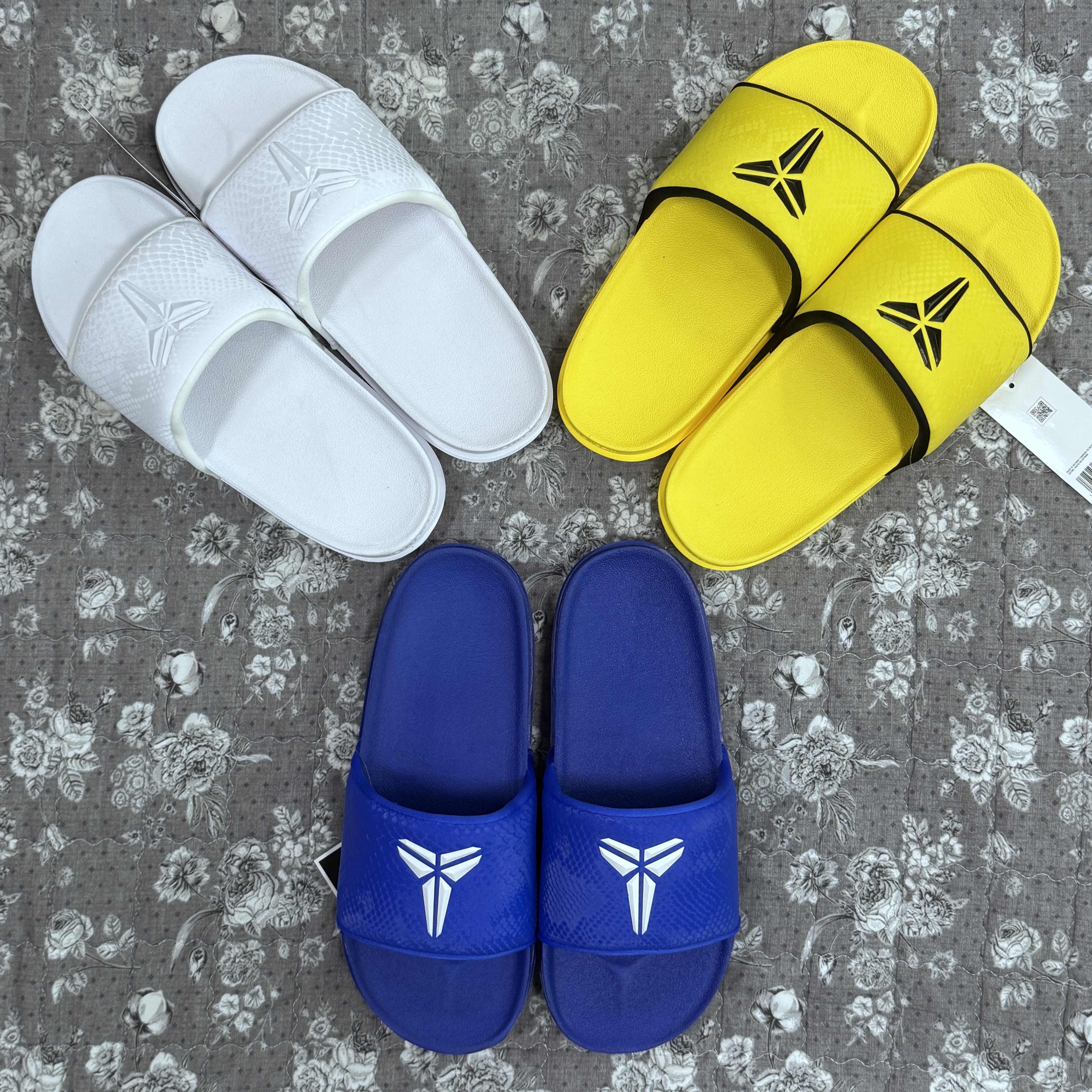 Nike Kobe Offcourt Slide Hyper Royal White, Nike Kobe Offcourt Slide White 착용 스타일