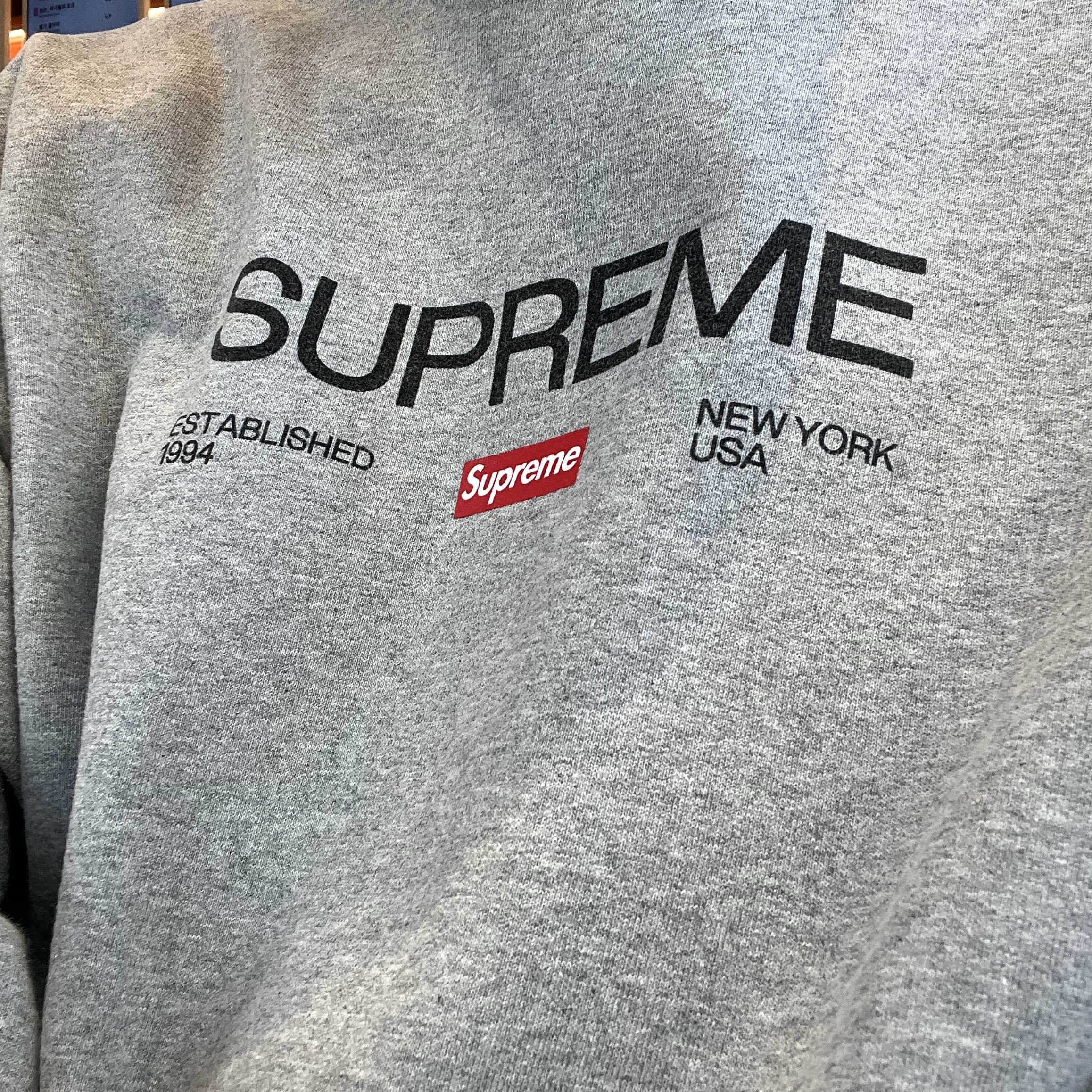 Supreme Established Crewneck Heather Grey - 24SS 착용 스타일