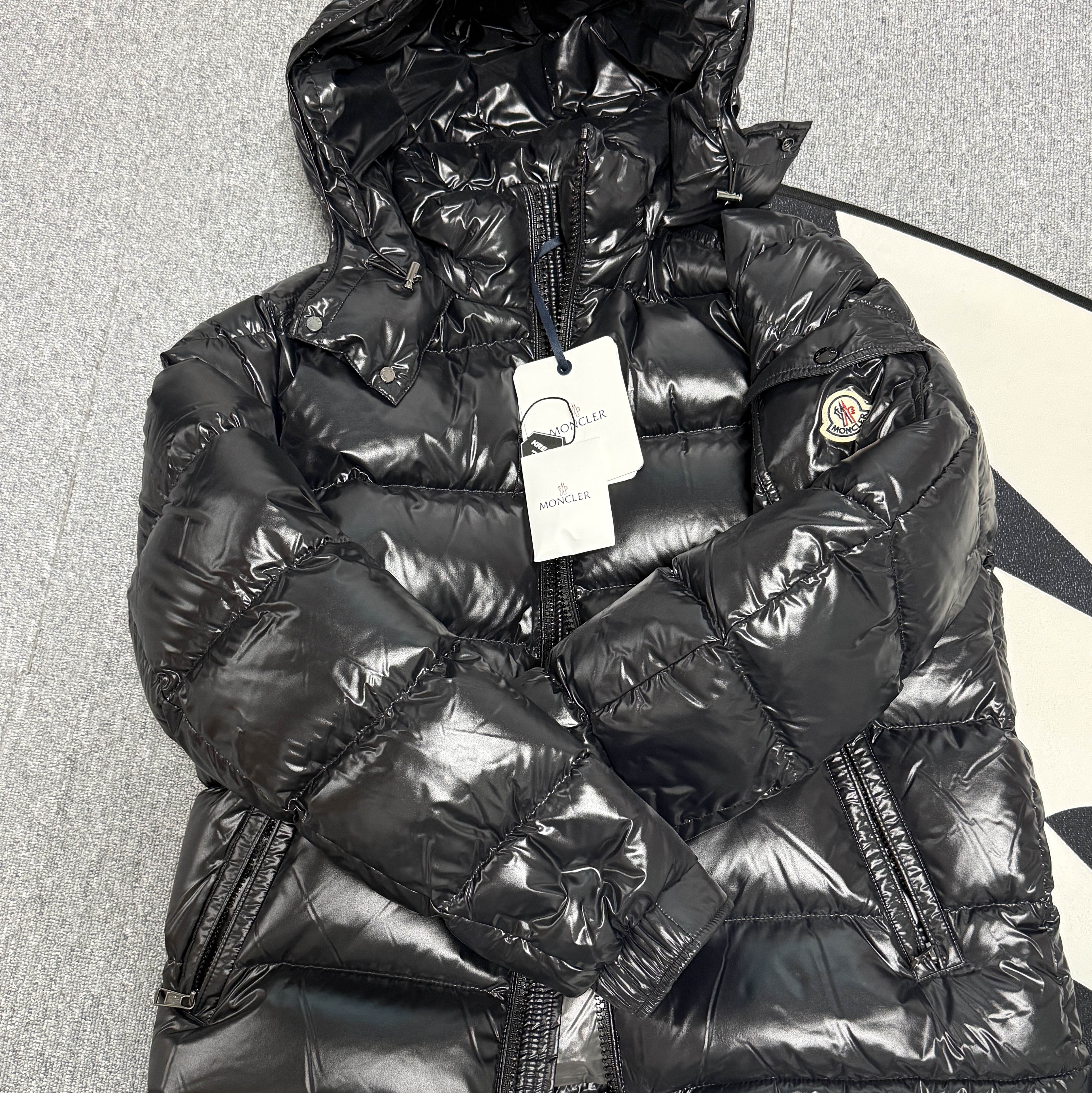 Moncler Maya Hooded Short Down Jacket Black - 25FW 착용 스타일