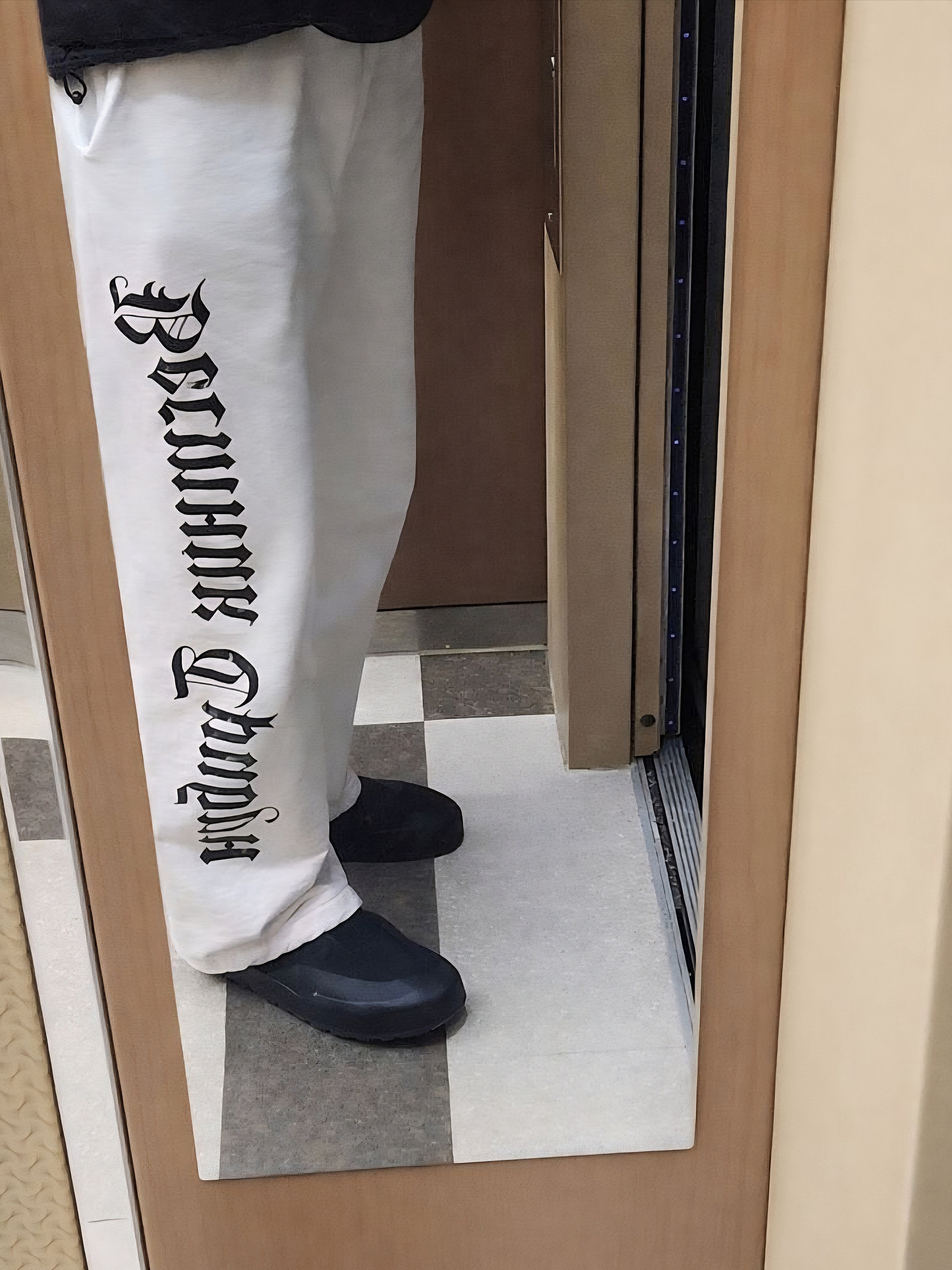 Yeezy x Gosha Rubchinskiy Tribune Herald SP-01 Pants White, Arc'teryx Kragg Black 착용 스타일