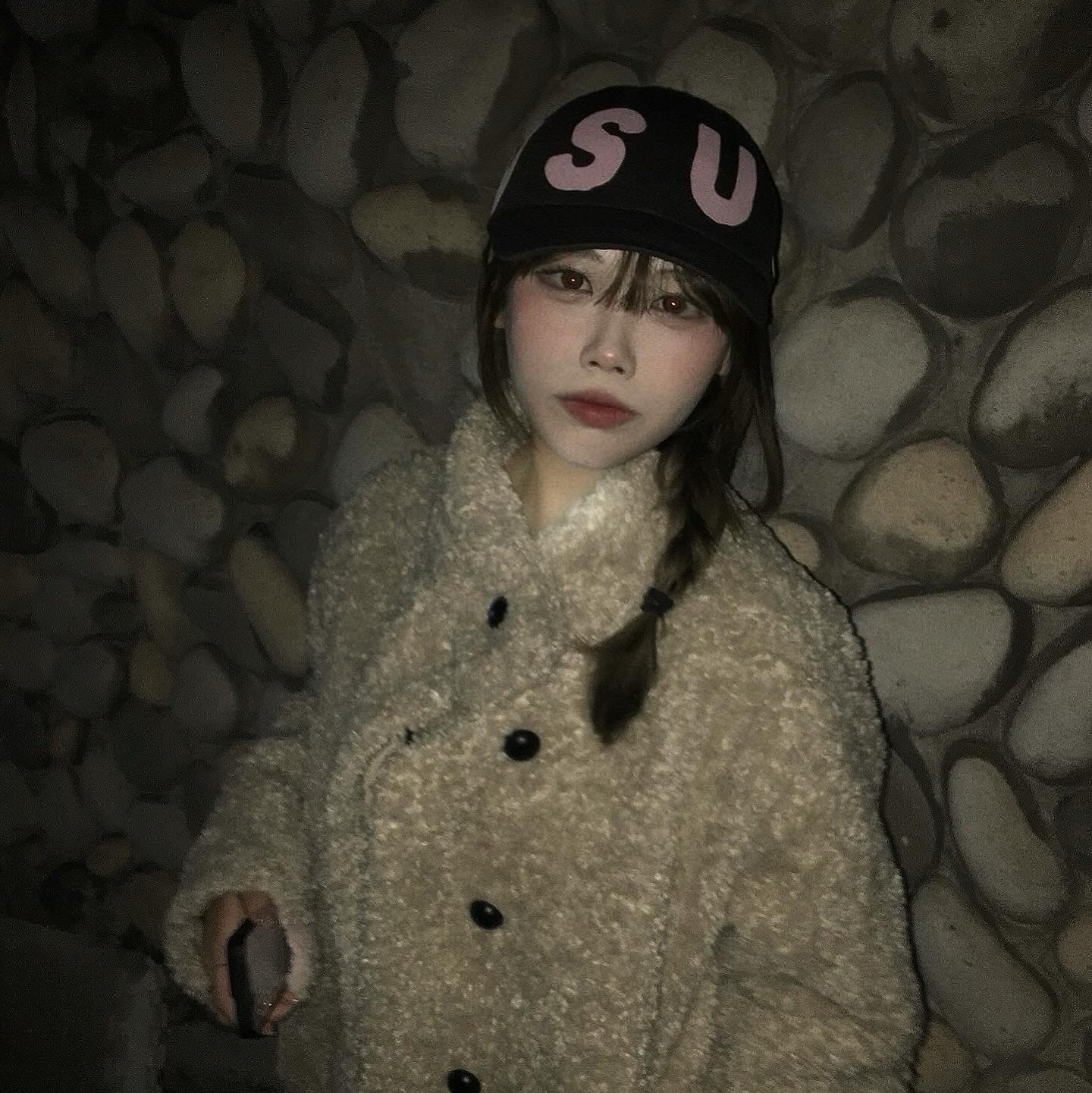 [더블적립] SUNLOVE Capital Cap Dark Brown 착용 스타일 - 1
