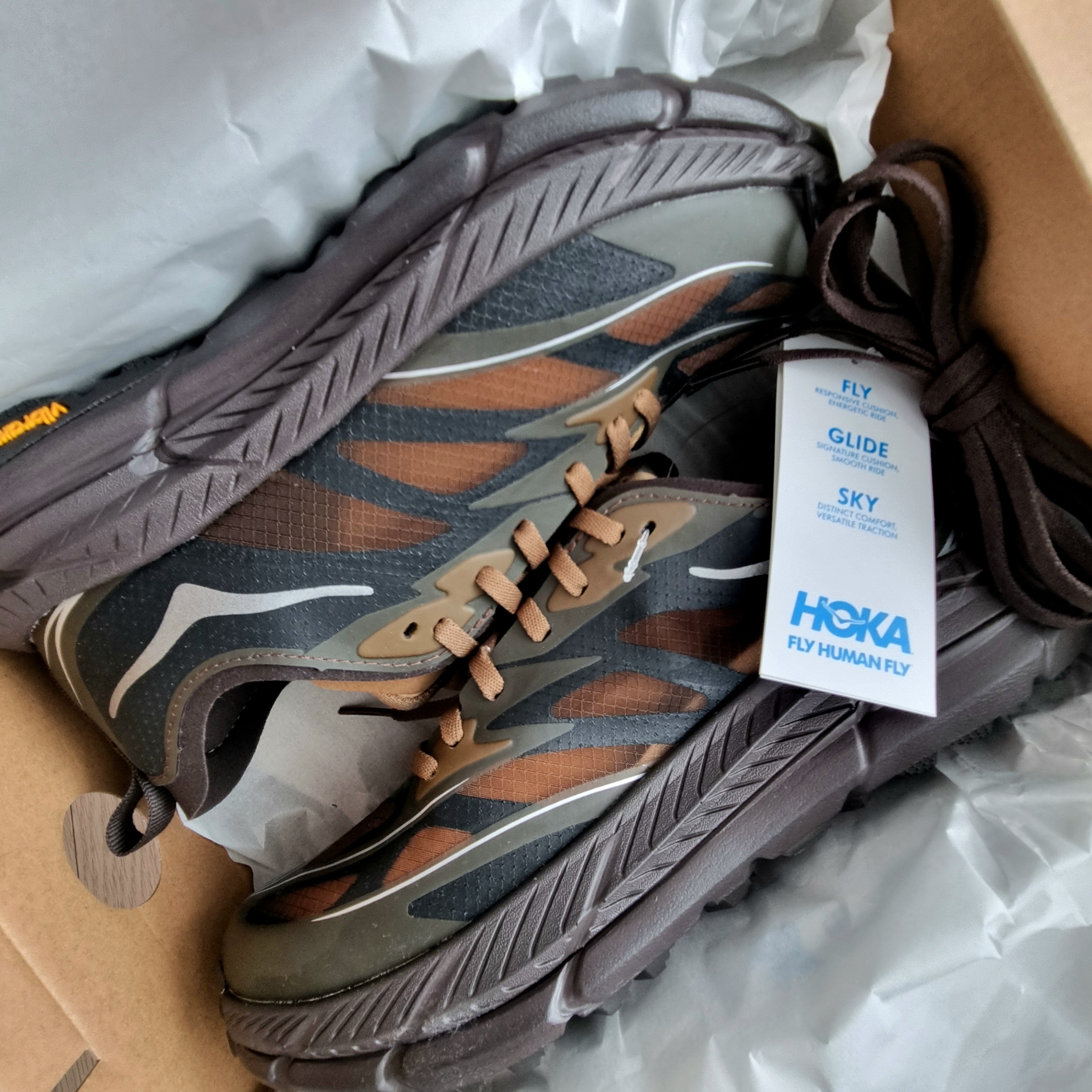 Hoka Mafate Speed 4 Lite Tree Bark Cast Iron, Hoka x Satisfy Mafate Speed 4 Lite Coffee 착용 스타일