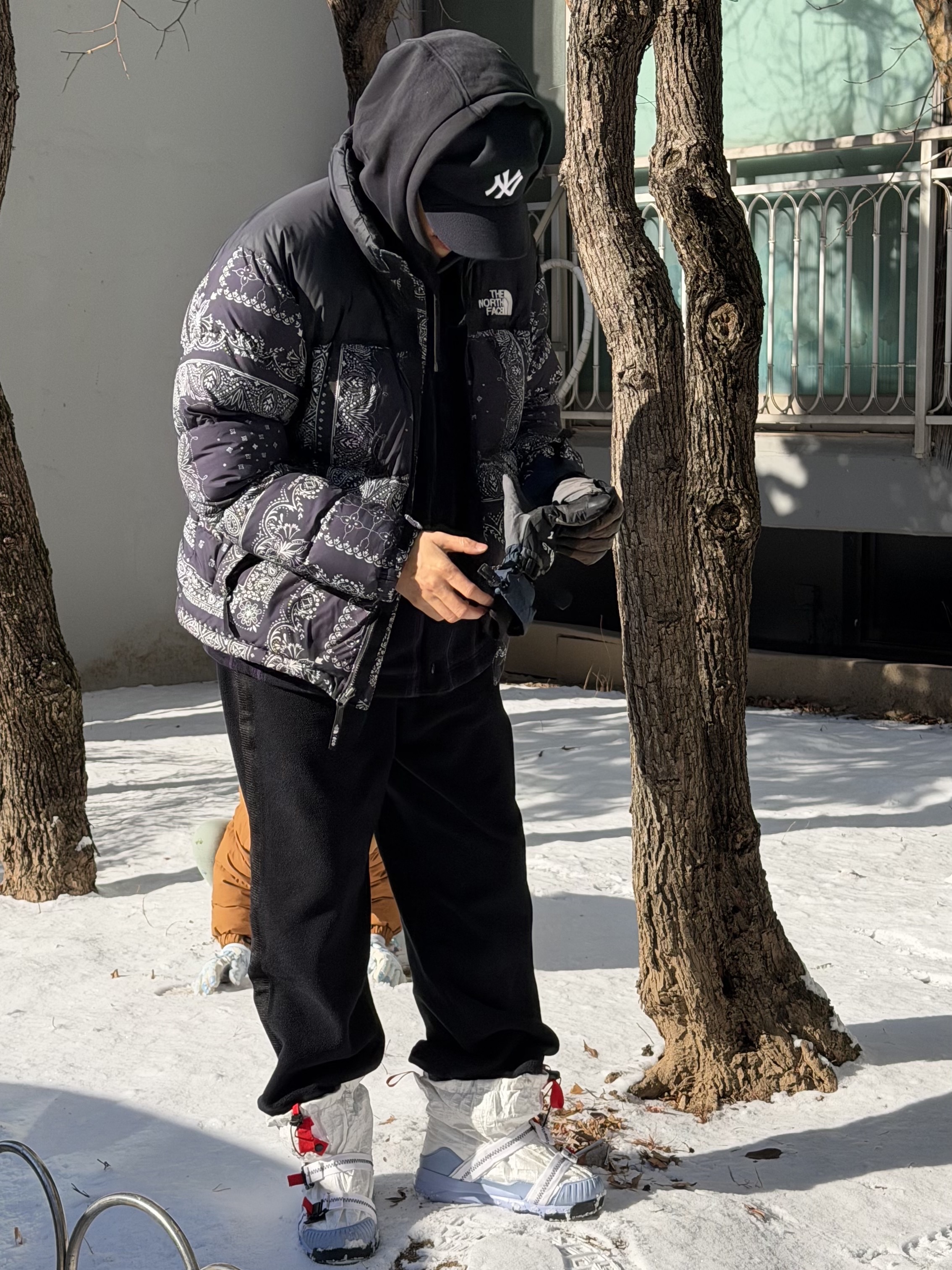 Nike x Tom Sachs Mars Yard Overshoe 3.0, Uniqlo x Needles Fleece Wide Pants Black - JP 착용 스타일 - 2