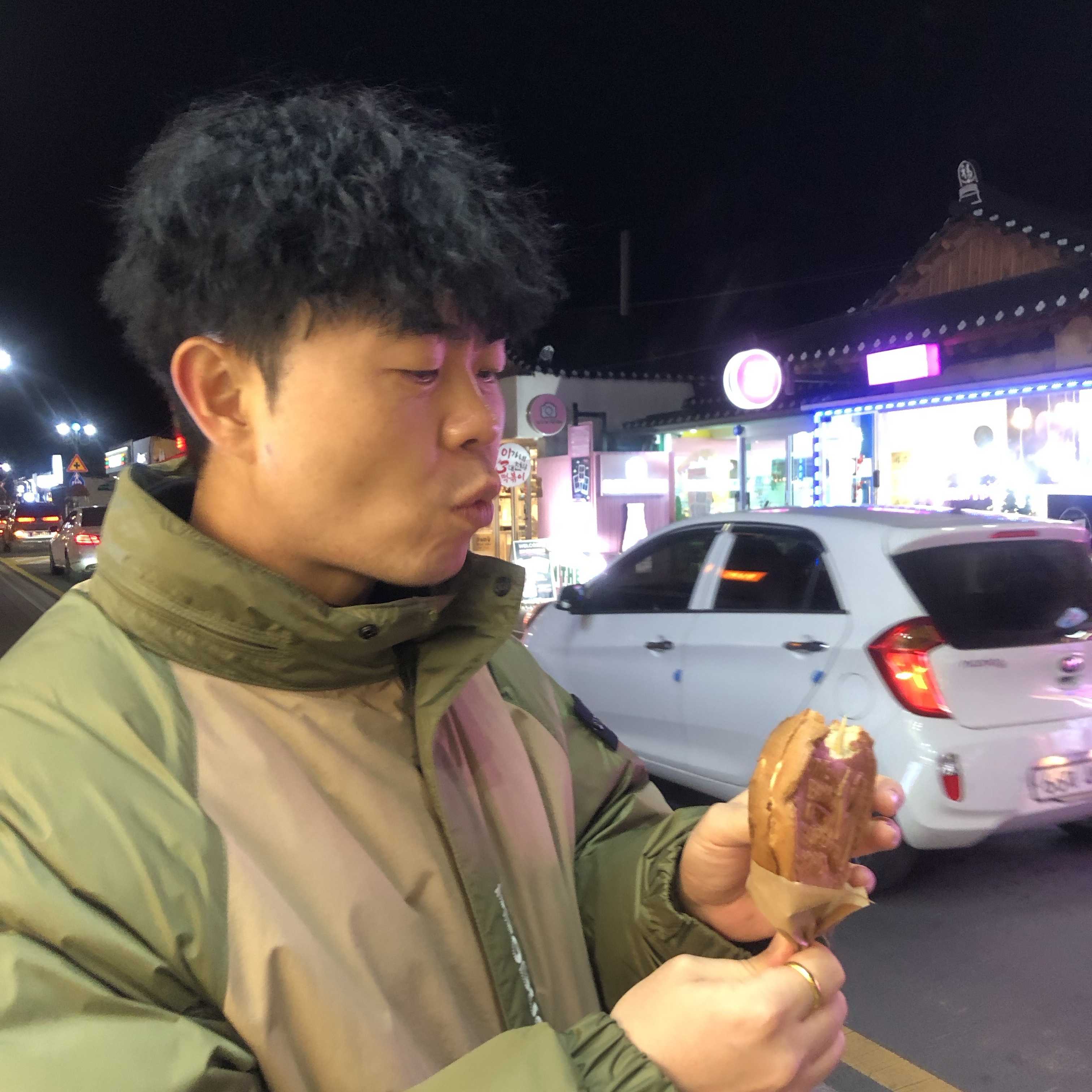 Supreme x Stone Island Reversible Down Puffer Jacket Olive - 23FW 착용 스타일 - 3