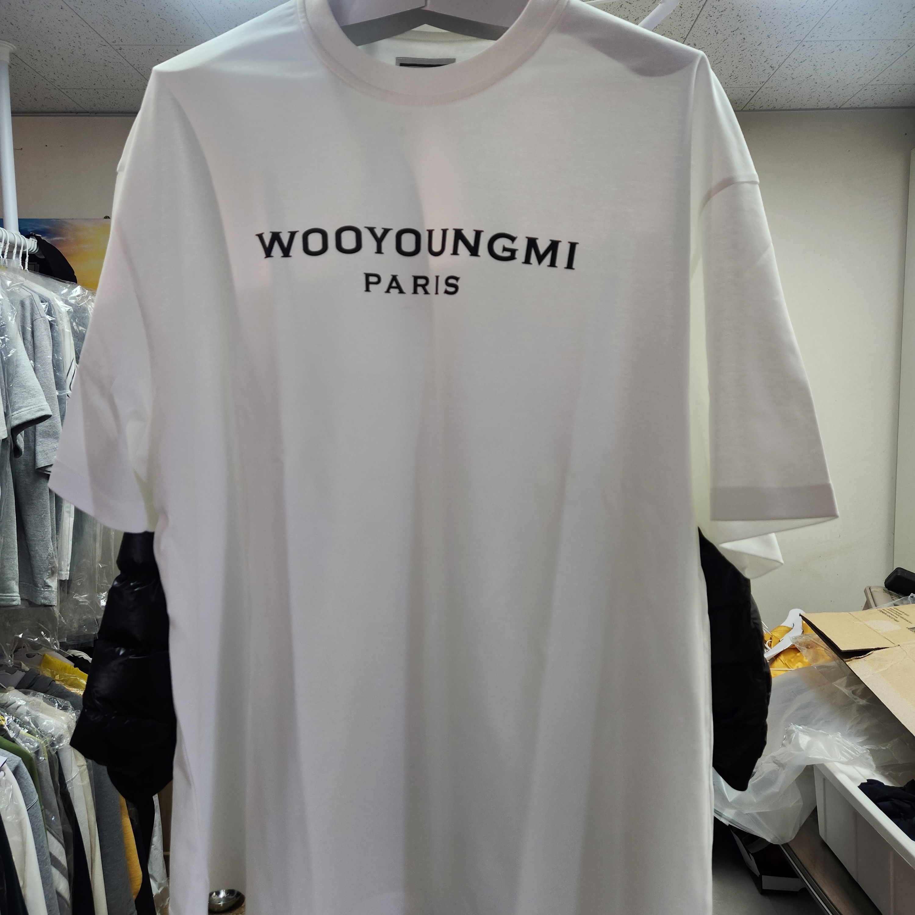 Wooyoungmi Front Logo T-Shirt White - 25SS 착용 스타일 - 1
