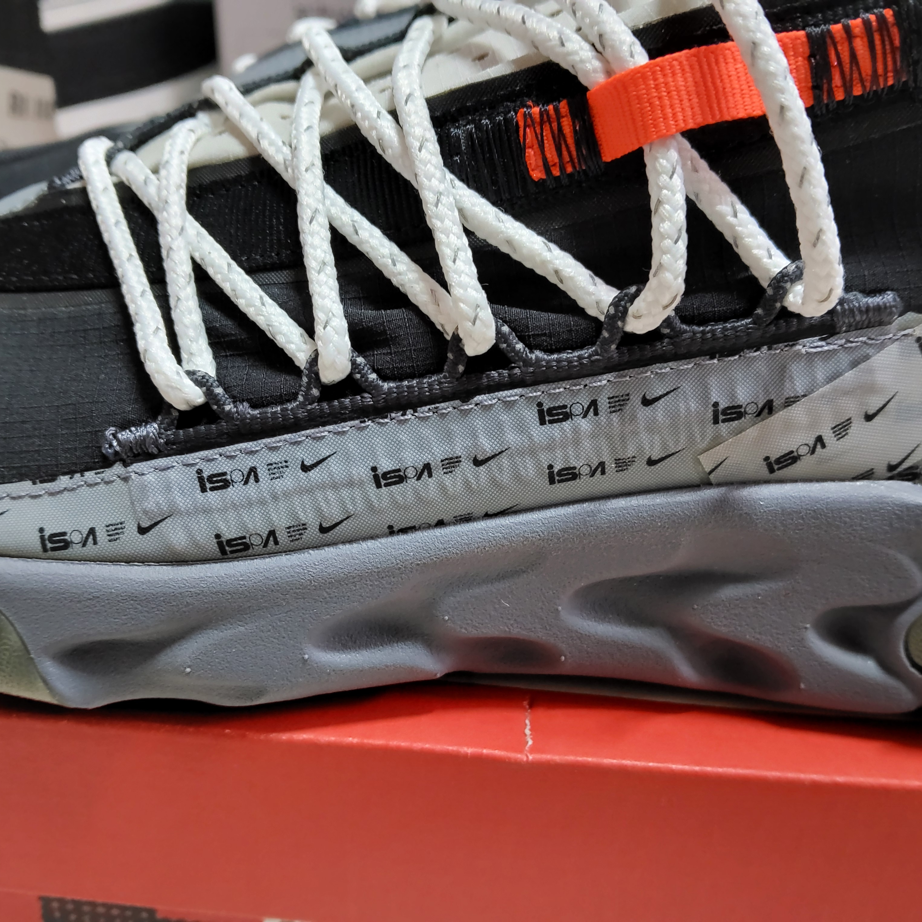 Nike ISPA React Low Black 착용 스타일 - 4