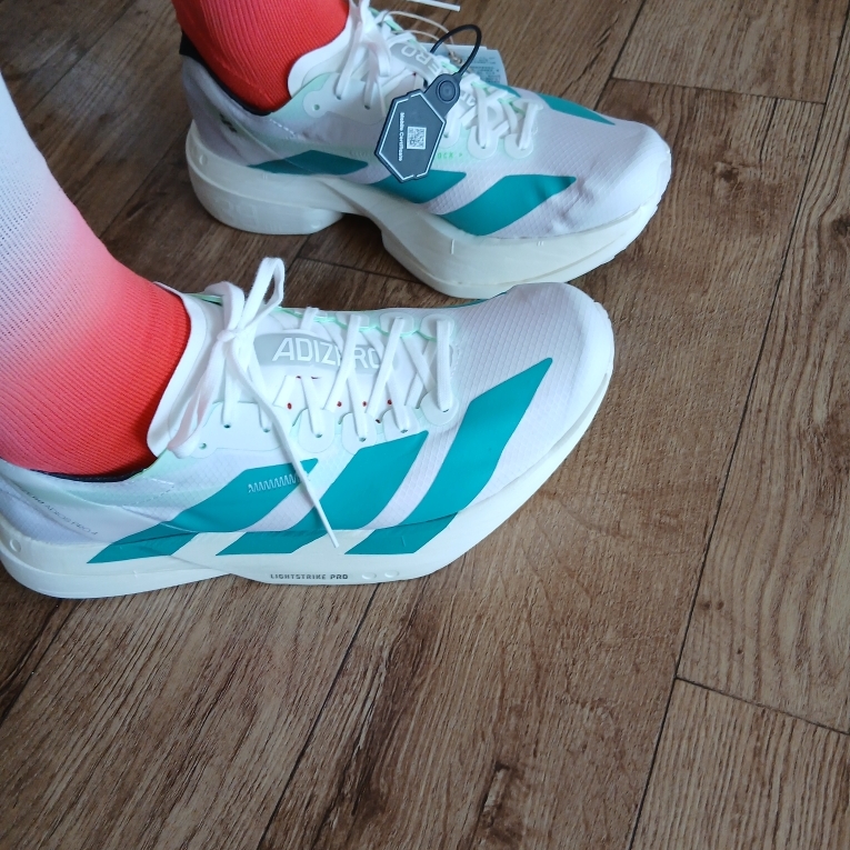 Adidas Adizero Adios Pro 4 Cloud White Pure Teal 착용 스타일