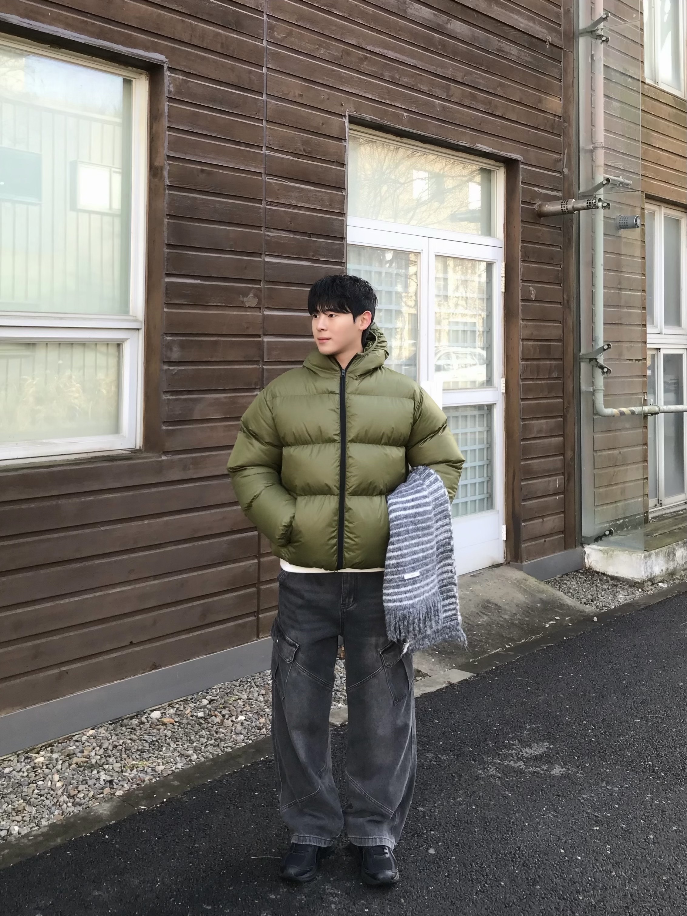 Asics Jog 100 2 Black 착용 스타일 - 1