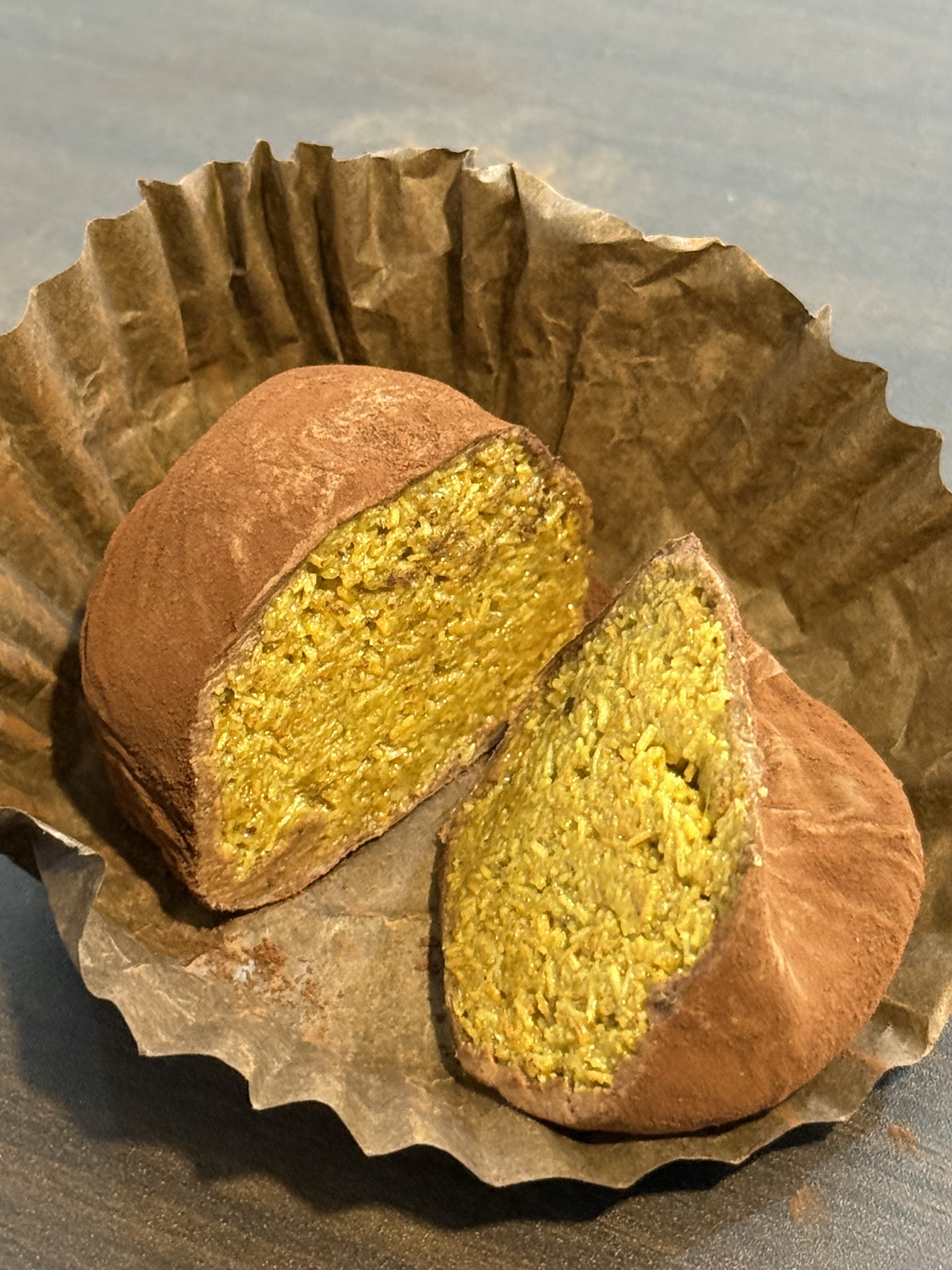 [KREAM 단독] tongtonge Dubai Style Chewy Cookies Pistachio Set 착용 스타일 - 3
