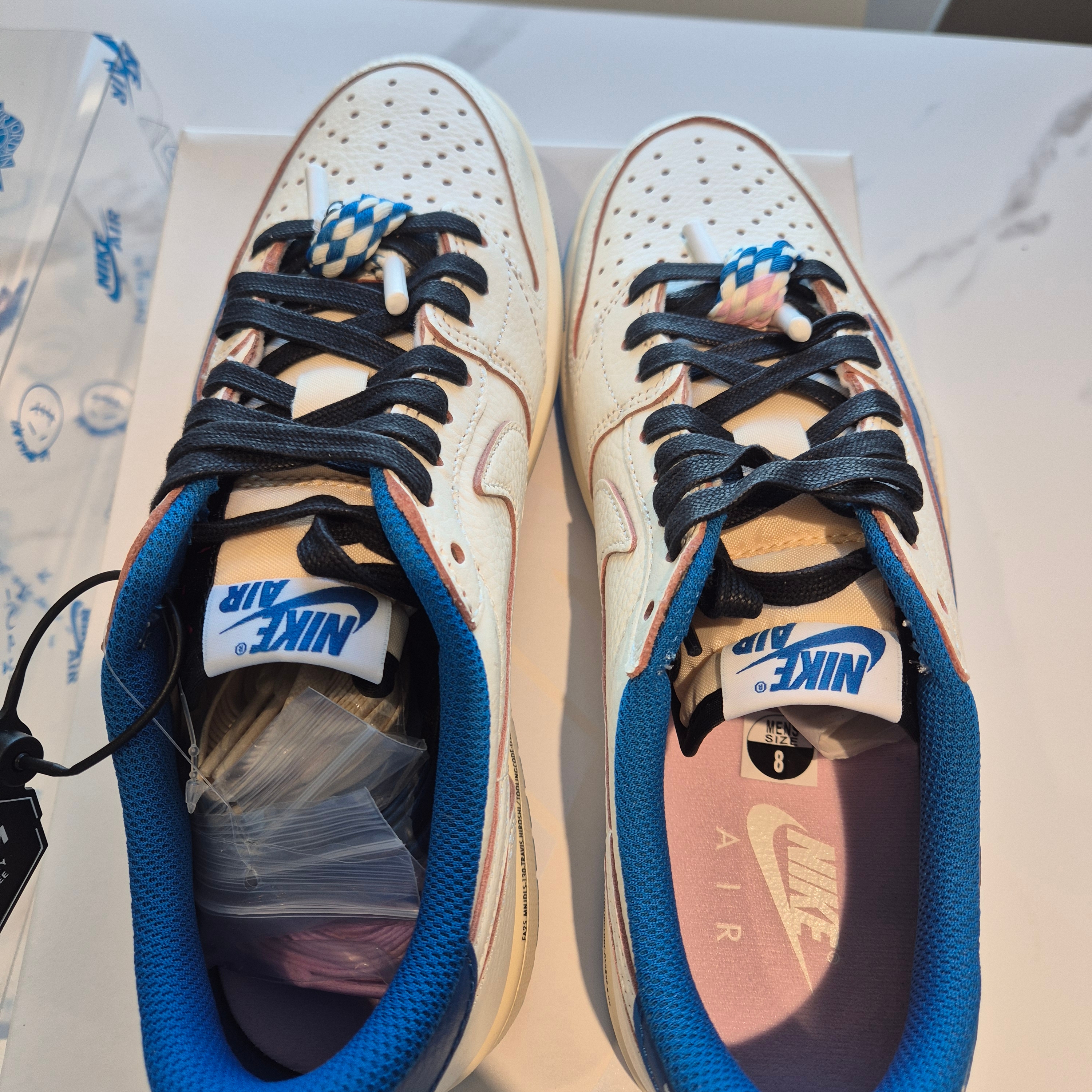 Jordan 1 x Travis Scott x Fragment Retro Low OG SP Sail Military Blue 착용 스타일 - 3
