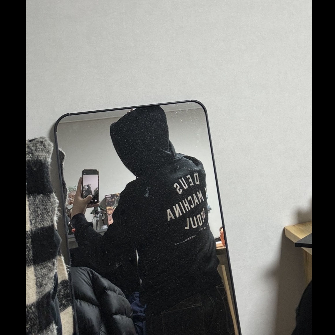 Deus Ex Machina College Address Hoodie Zip Up Black 착용 스타일