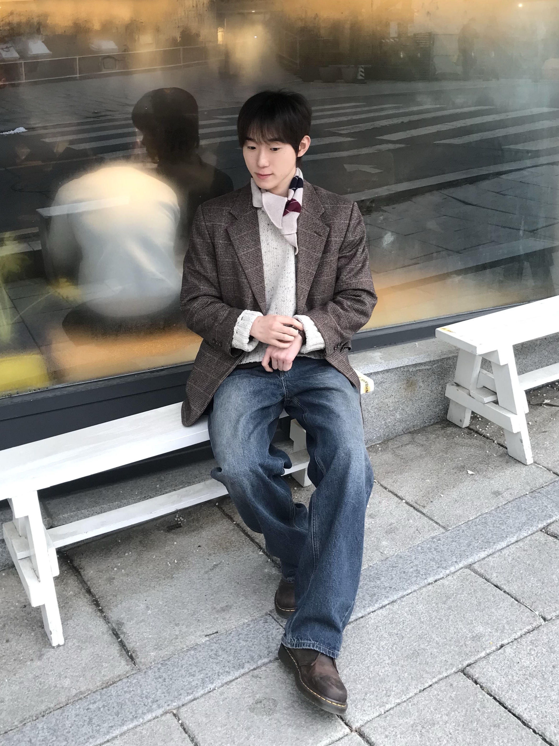 Dr. Martens 1461 Crazy Horse Dark Brown 착용 스타일 - 3