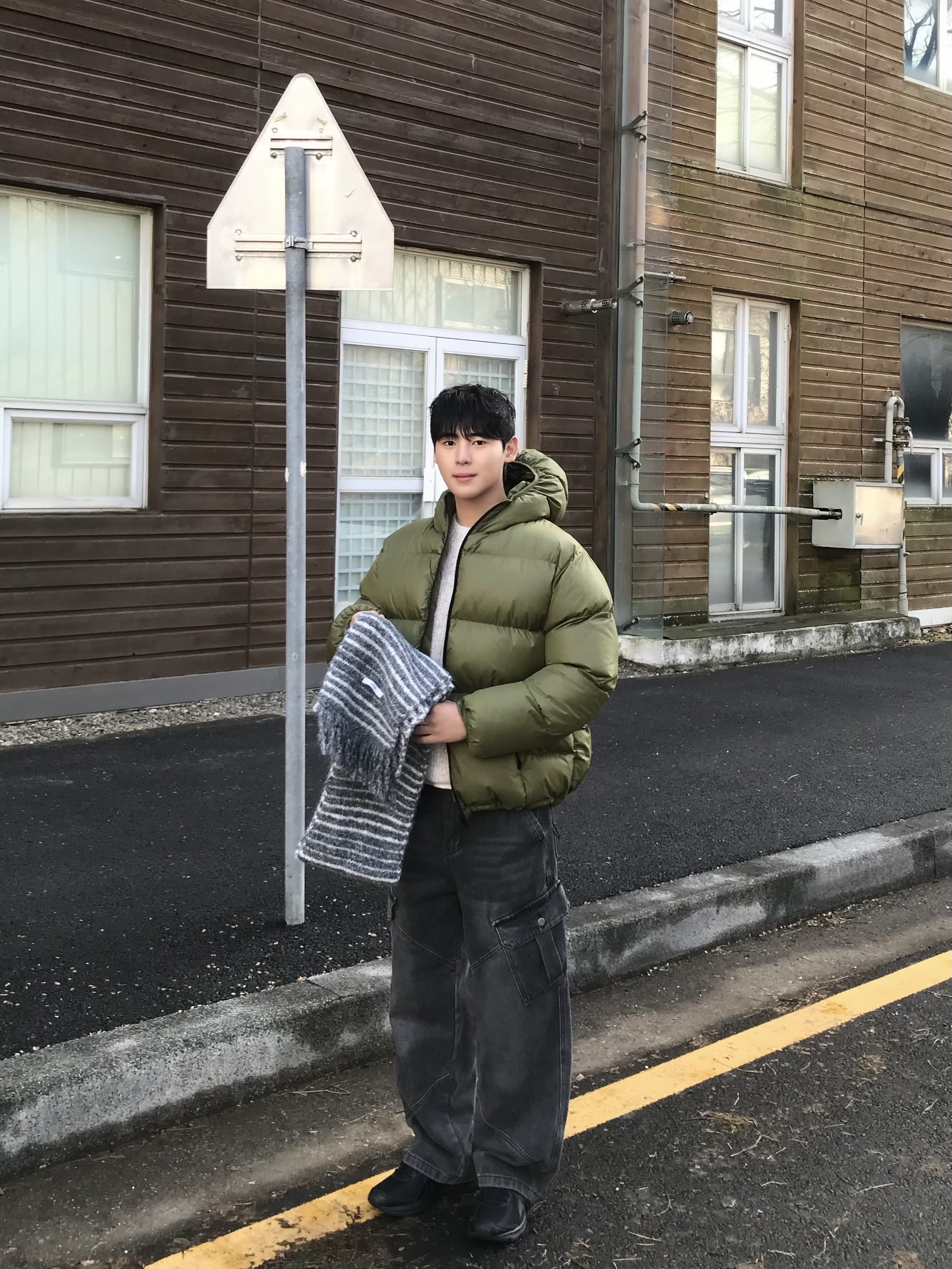 Asics Jog 100 2 Black 착용 스타일 - 3