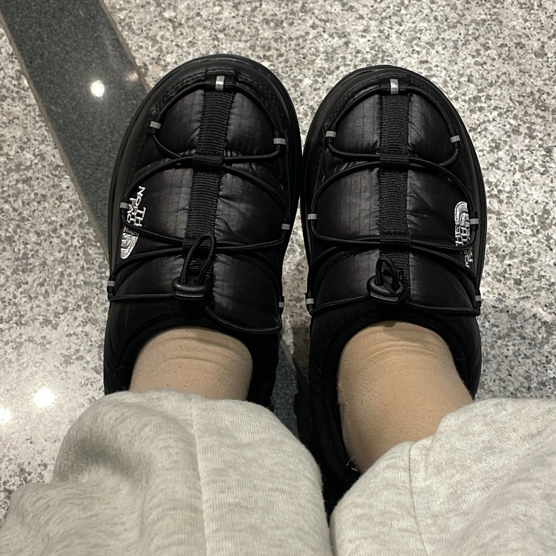 The North Face Borealis Mule Black - 25FW 착용 스타일 - 2