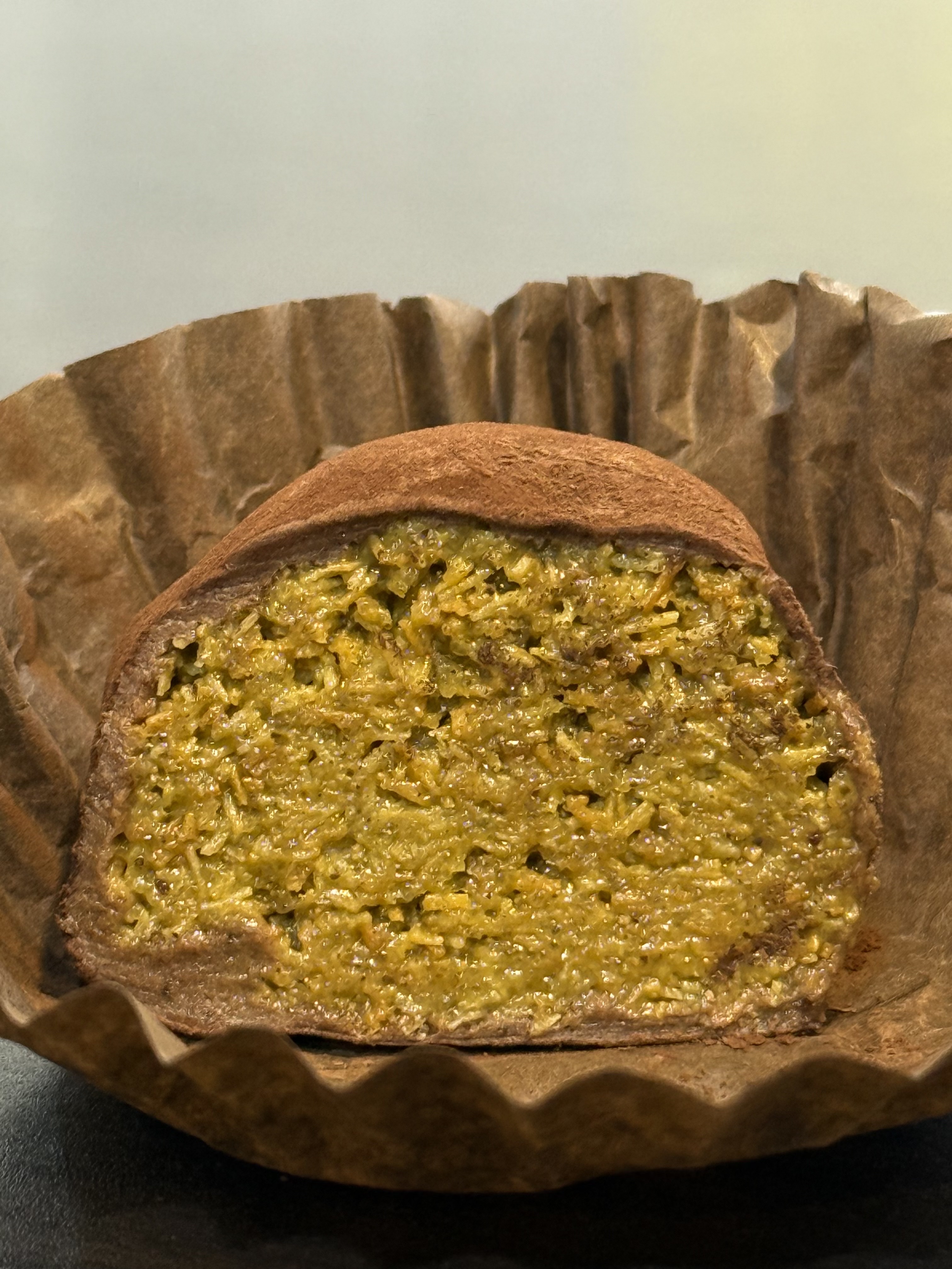 [KREAM 단독] tongtonge Dubai Style Chewy Cookies Pistachio Set 착용 스타일 - 4