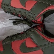 Nike Dunk Low Mystic Red Cargo Khaki 착용 스타일