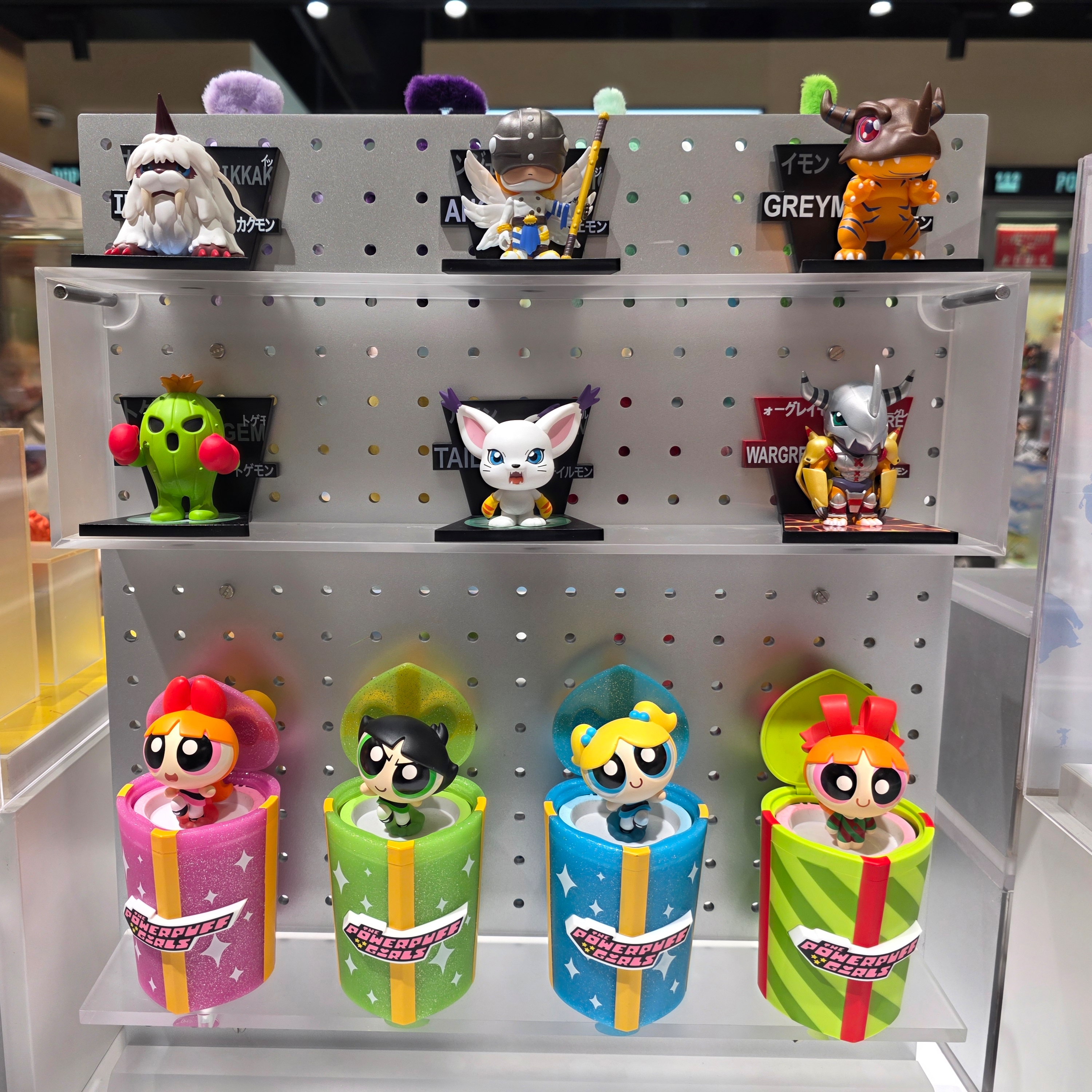 Pop Mart Digimon Adventure Fridge Magnet Series WarGreymon (Opened Case), Pop Mart Digimon Adventure Fridge Magnet Series Greymon (Opened Case) 착용 스타일