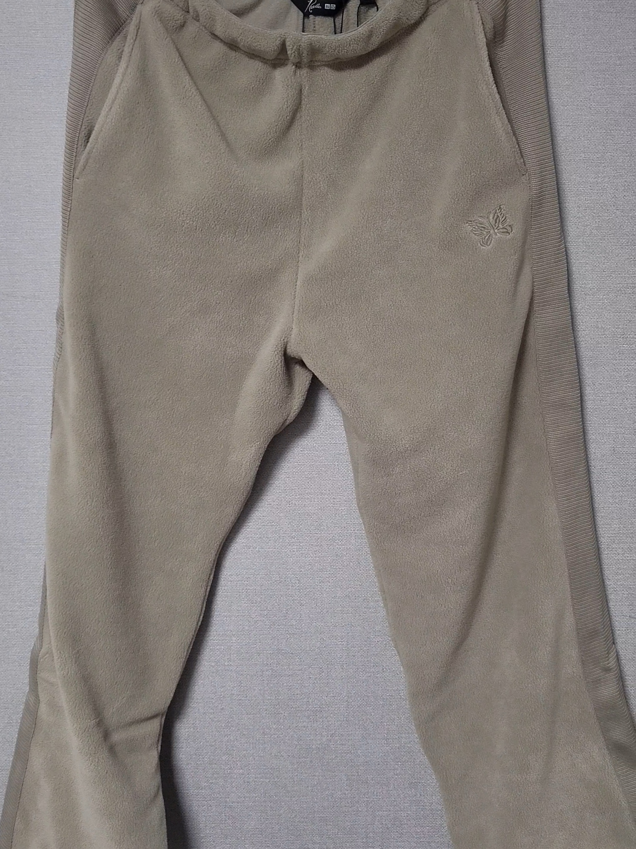 Uniqlo x Needles Fleece Wide Pants Beige - KR 착용 스타일
