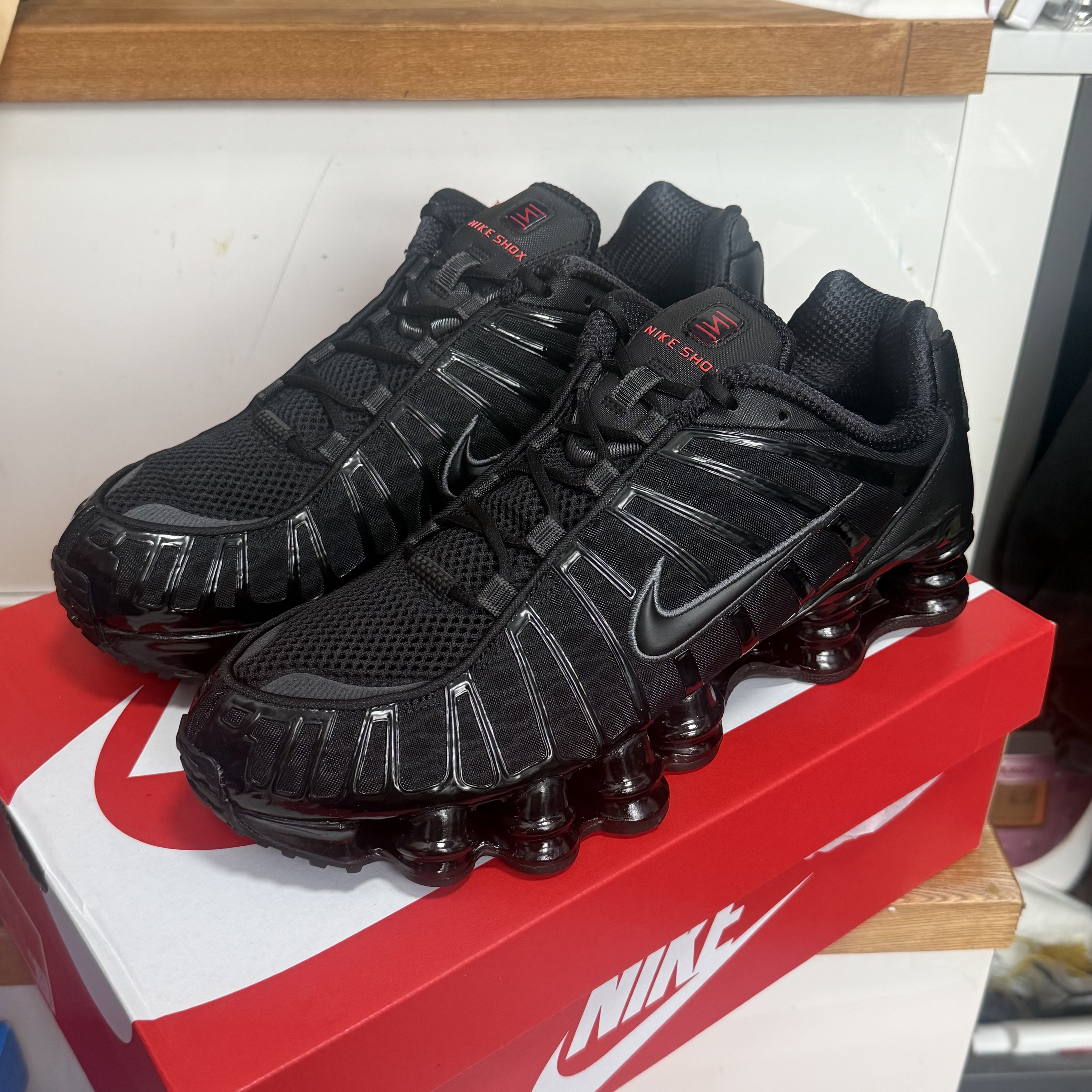 (W) Nike Shox TL Black and Max Orange 착용 스타일