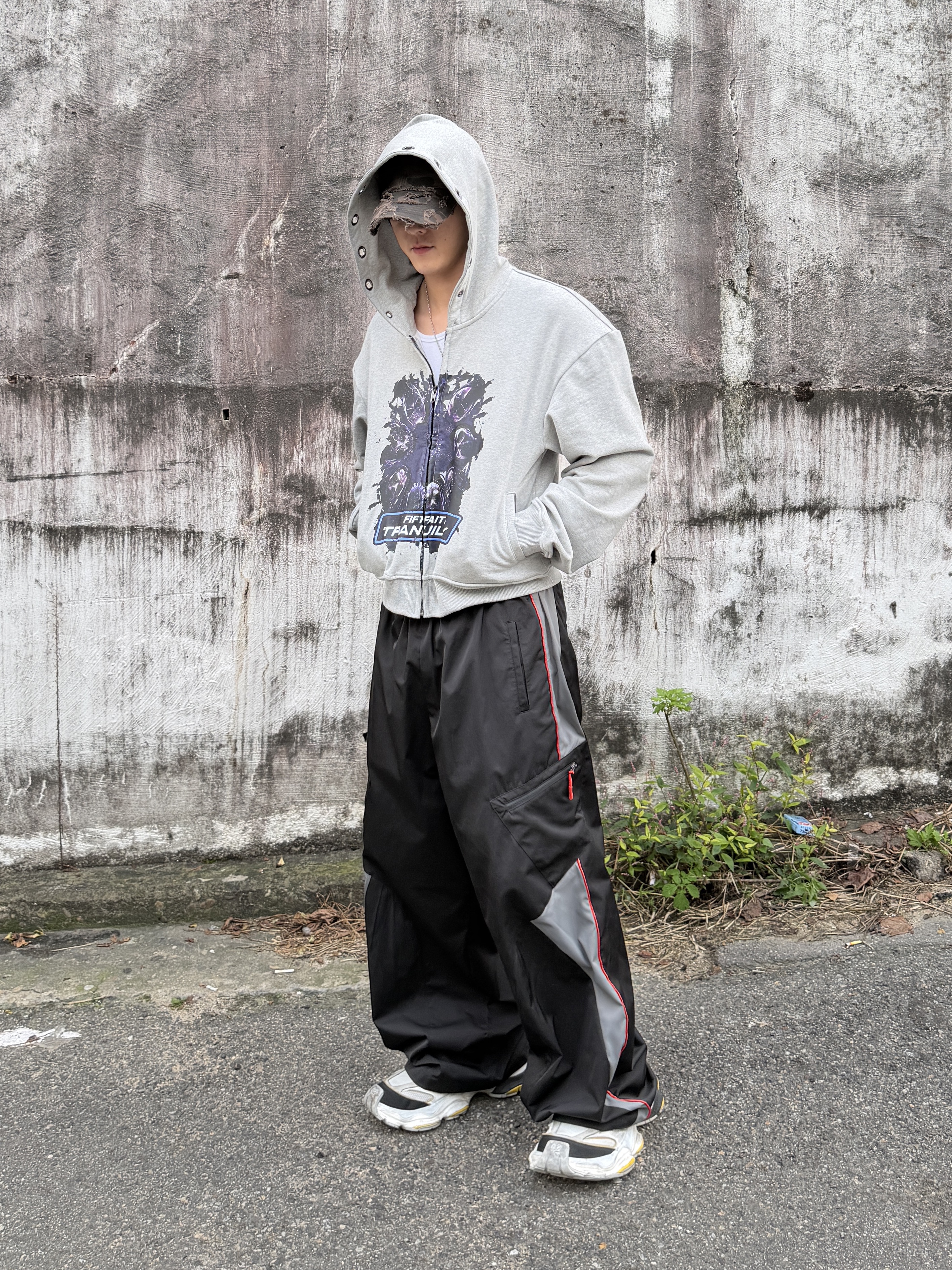 CSC Tranquility Hoodie Zip-Up Grey, Civision by CSC Interval Work Track Pants Black 착용 스타일 - 1