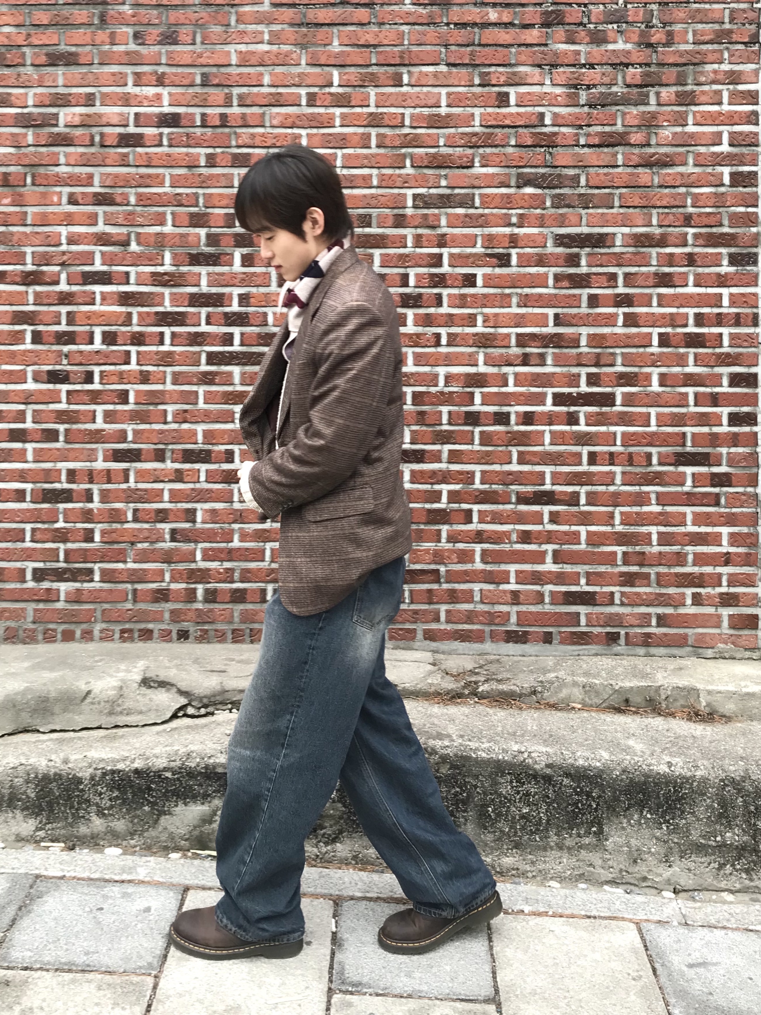 Dr. Martens 1461 Crazy Horse Dark Brown 착용 스타일 - 5