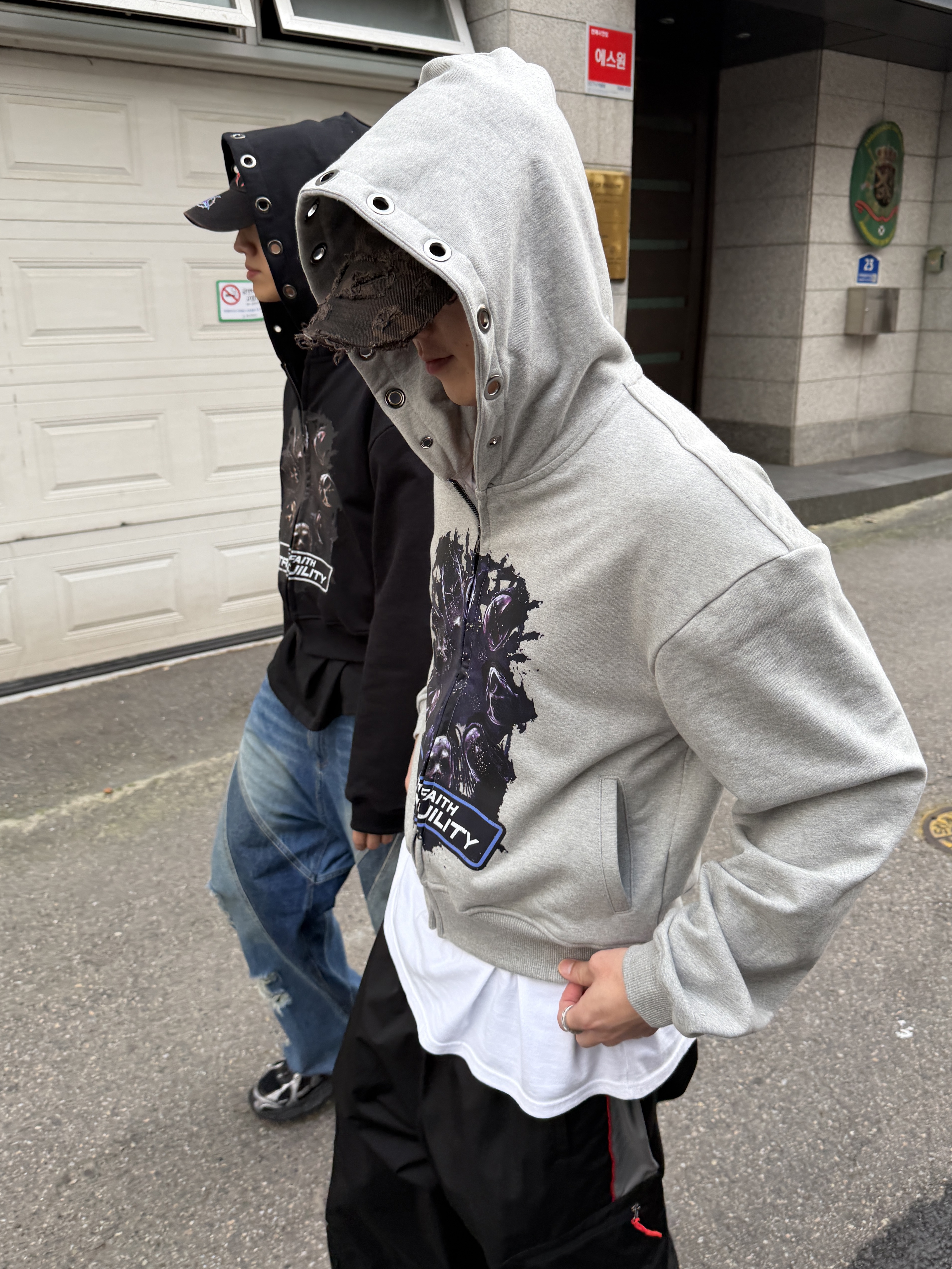 CSC Tranquility Hoodie Zip-Up Grey, Civision by CSC Interval Work Track Pants Black 착용 스타일 - 5