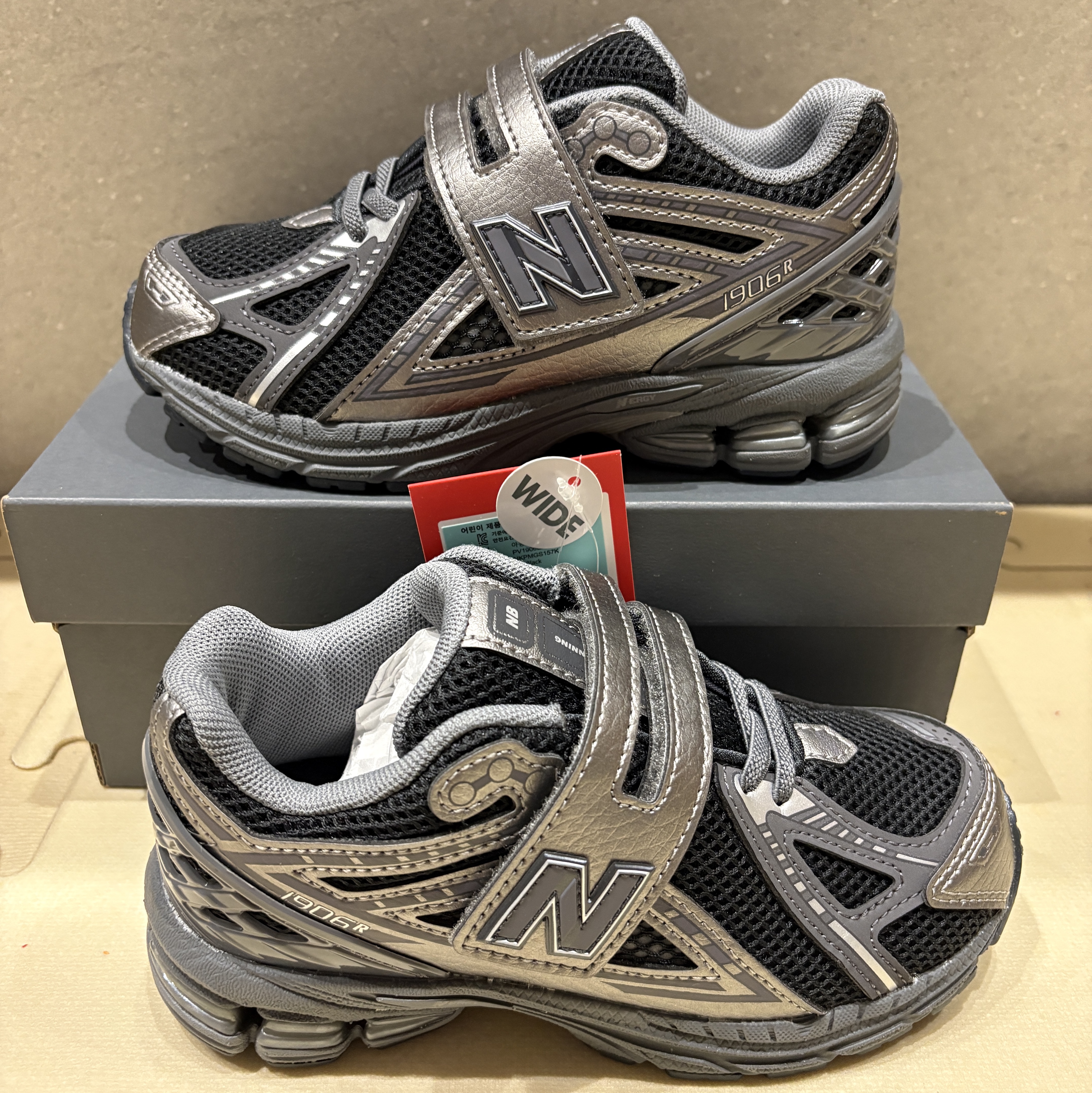 (PS) New Balance 1906 Hook and Loop Phantom Silver Metalic 착용 스타일 - 1