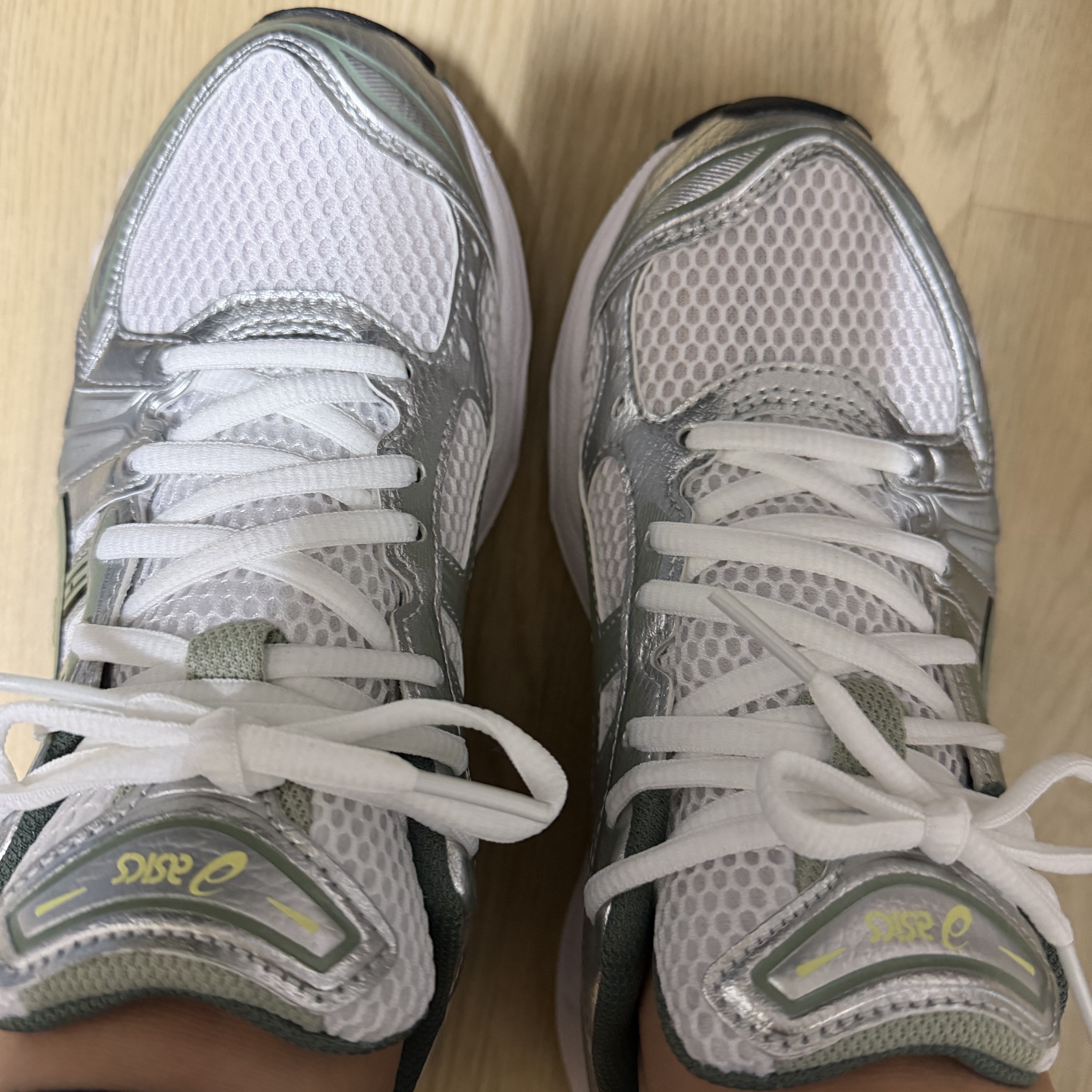 Asics Gel-Kayano 14 White Slate Grey 착용 스타일