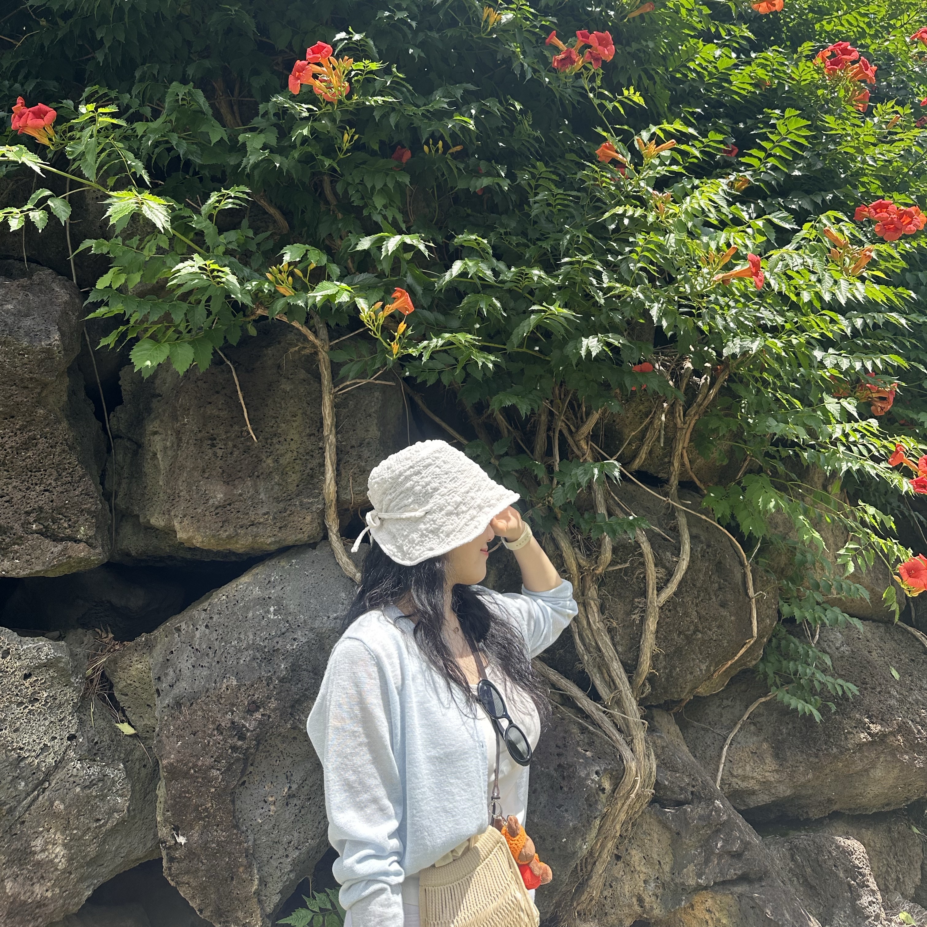 Lemaire Nylon Net Mini Crossbody Filt Net Bag Light Beige, Gentle Monster La Mode 01 Black 착용 스타일