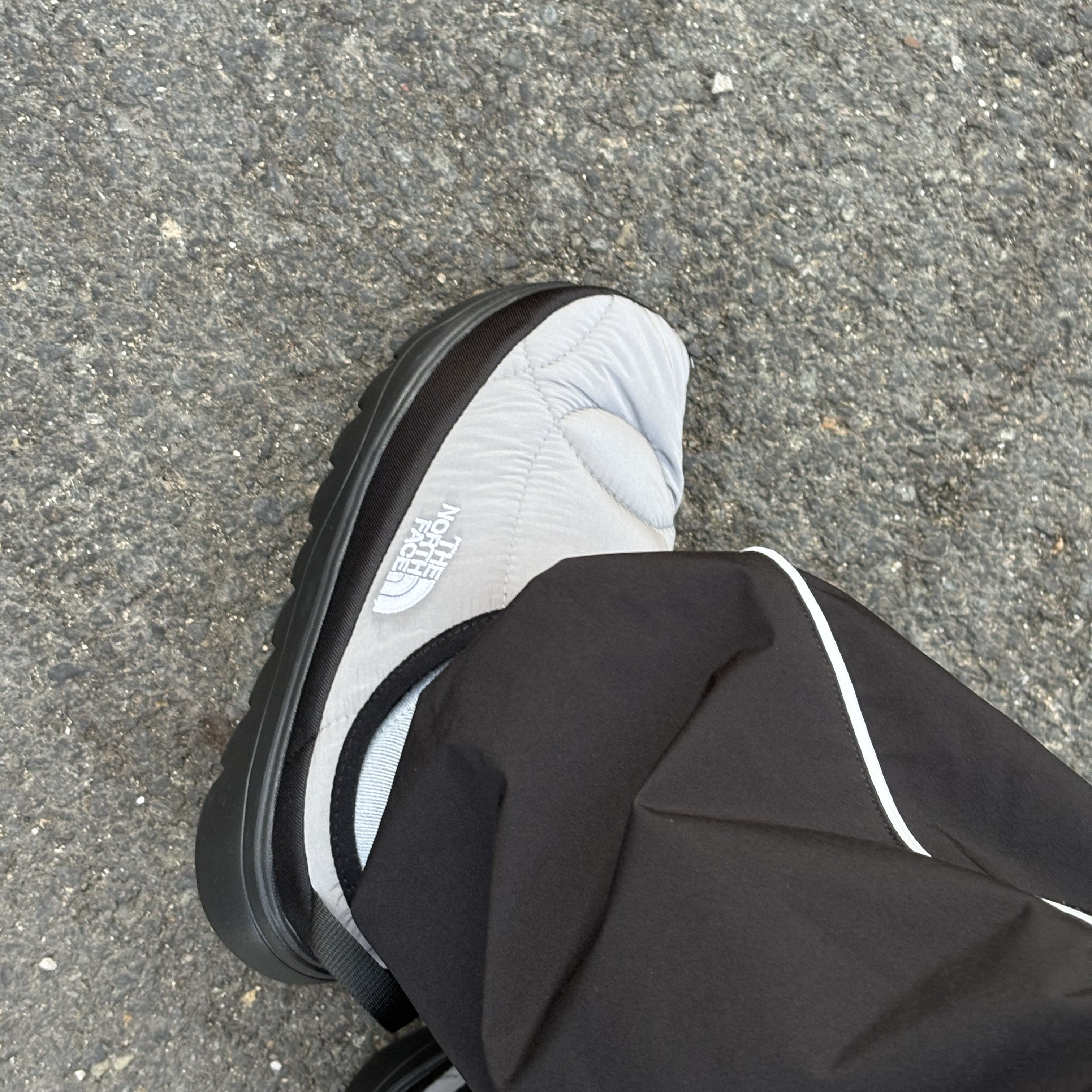 The North Face Wave Mule Gray - 25FW 착용 스타일