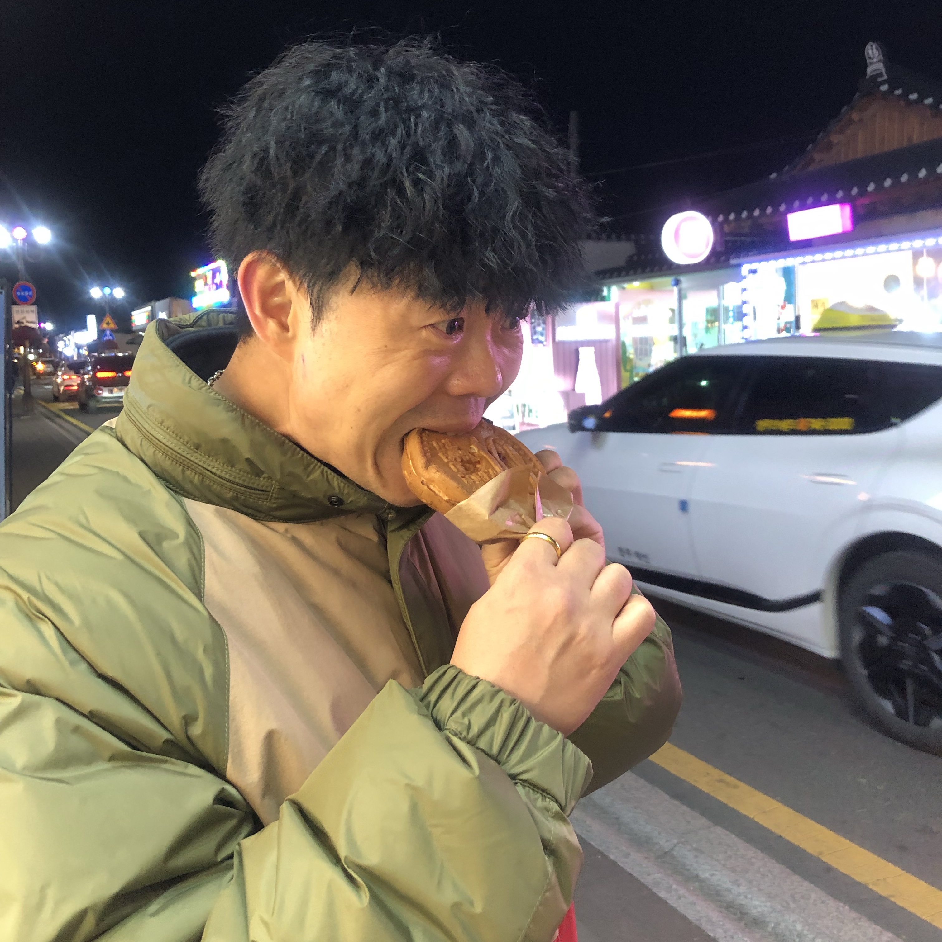Supreme x Stone Island Reversible Down Puffer Jacket Olive - 23FW 착용 스타일 - 2