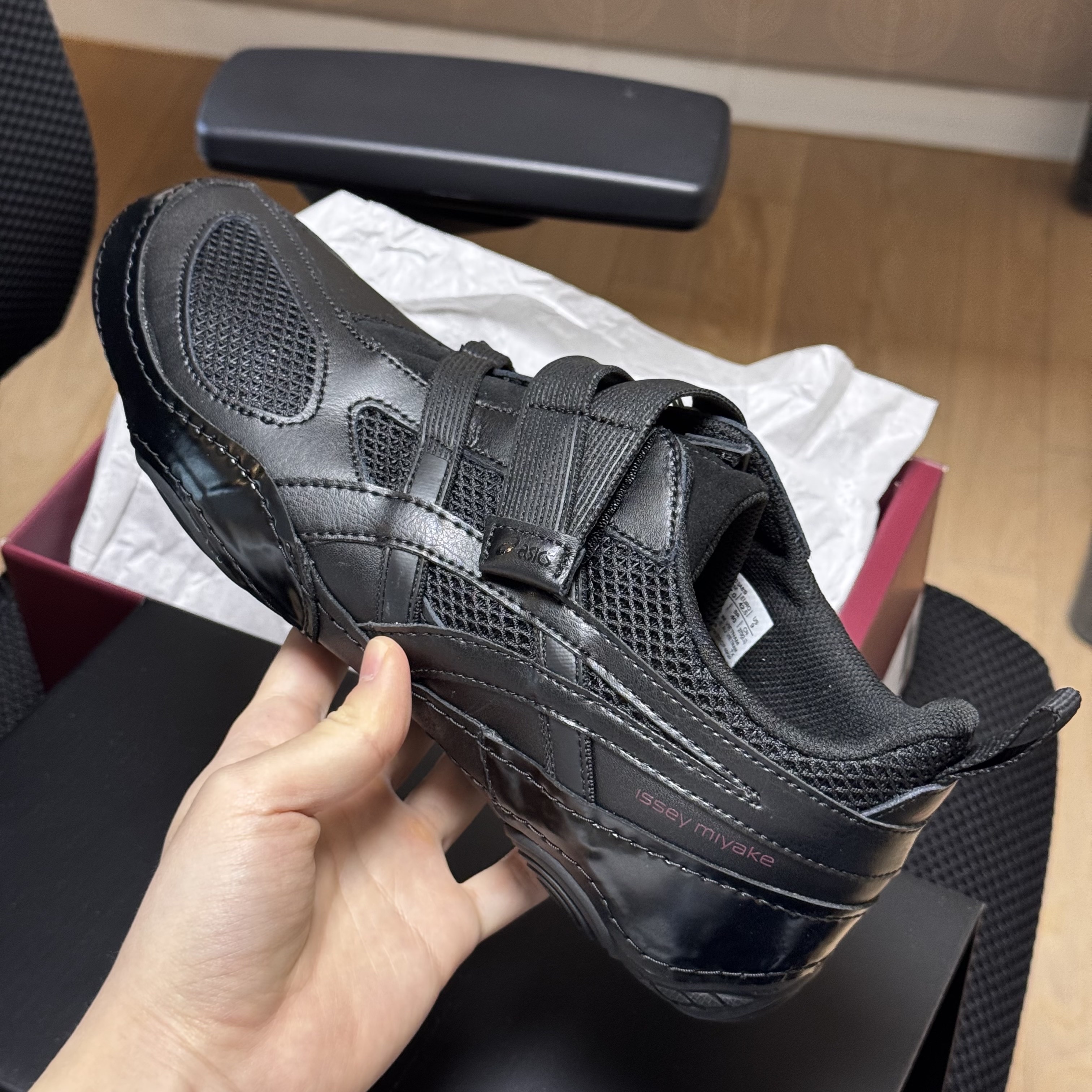 Asics x Issey Miyake Hyper Taping Black 착용 스타일