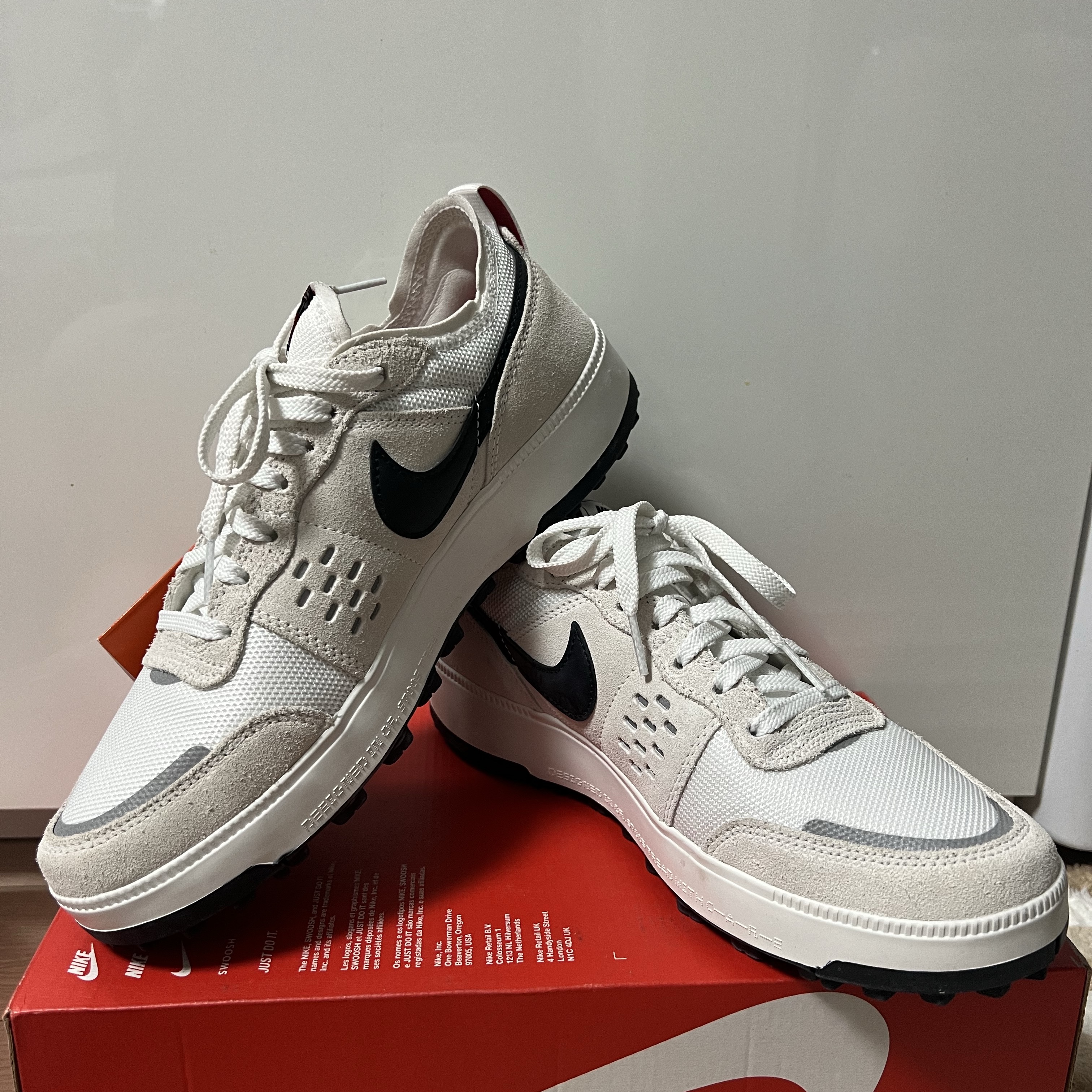 Nike C1TY Summit White Fire Red 착용 스타일 - 2