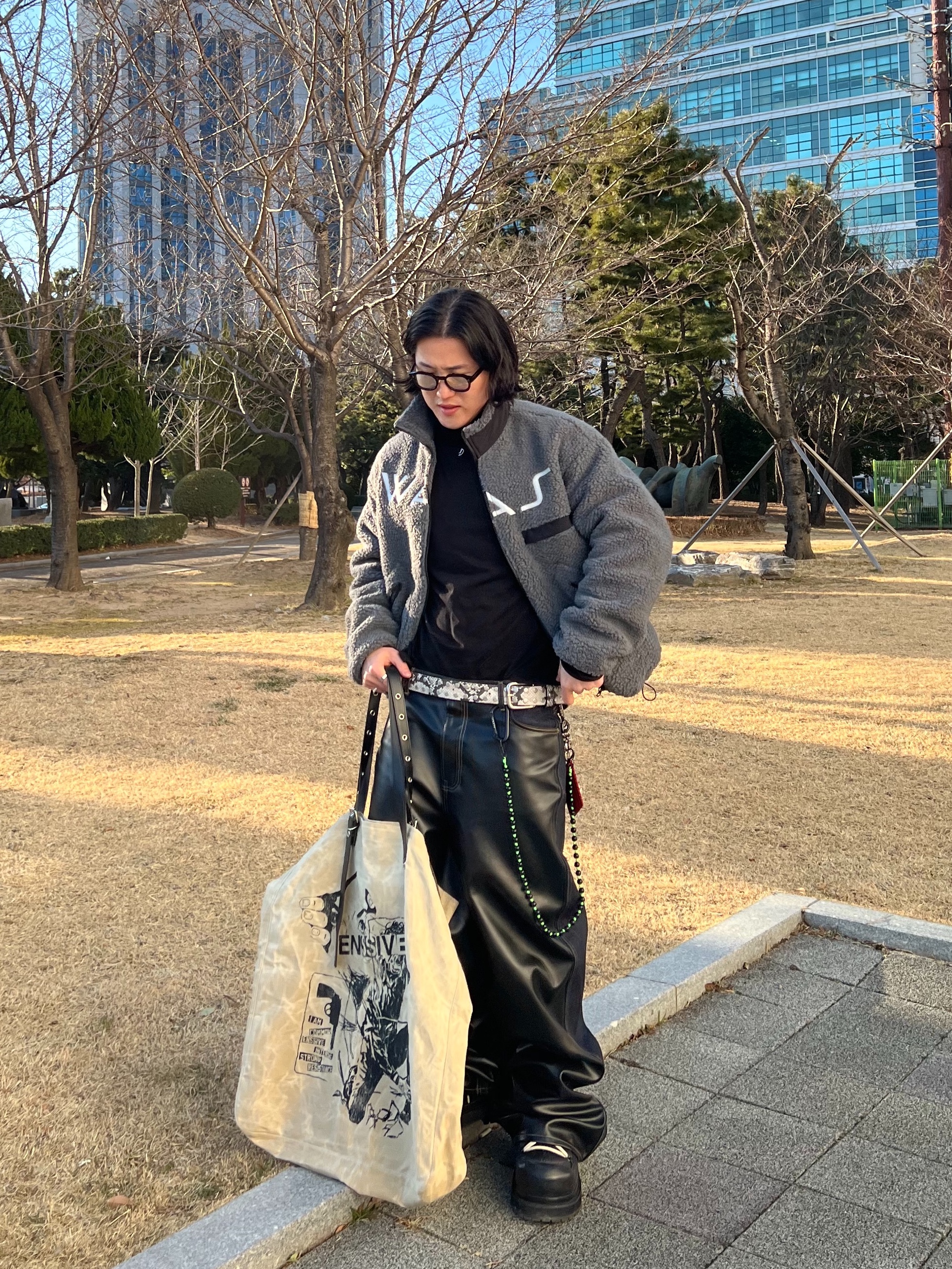 emostanceclub Leather Panel Half and Half Denim Indigo 착용 스타일 - 4