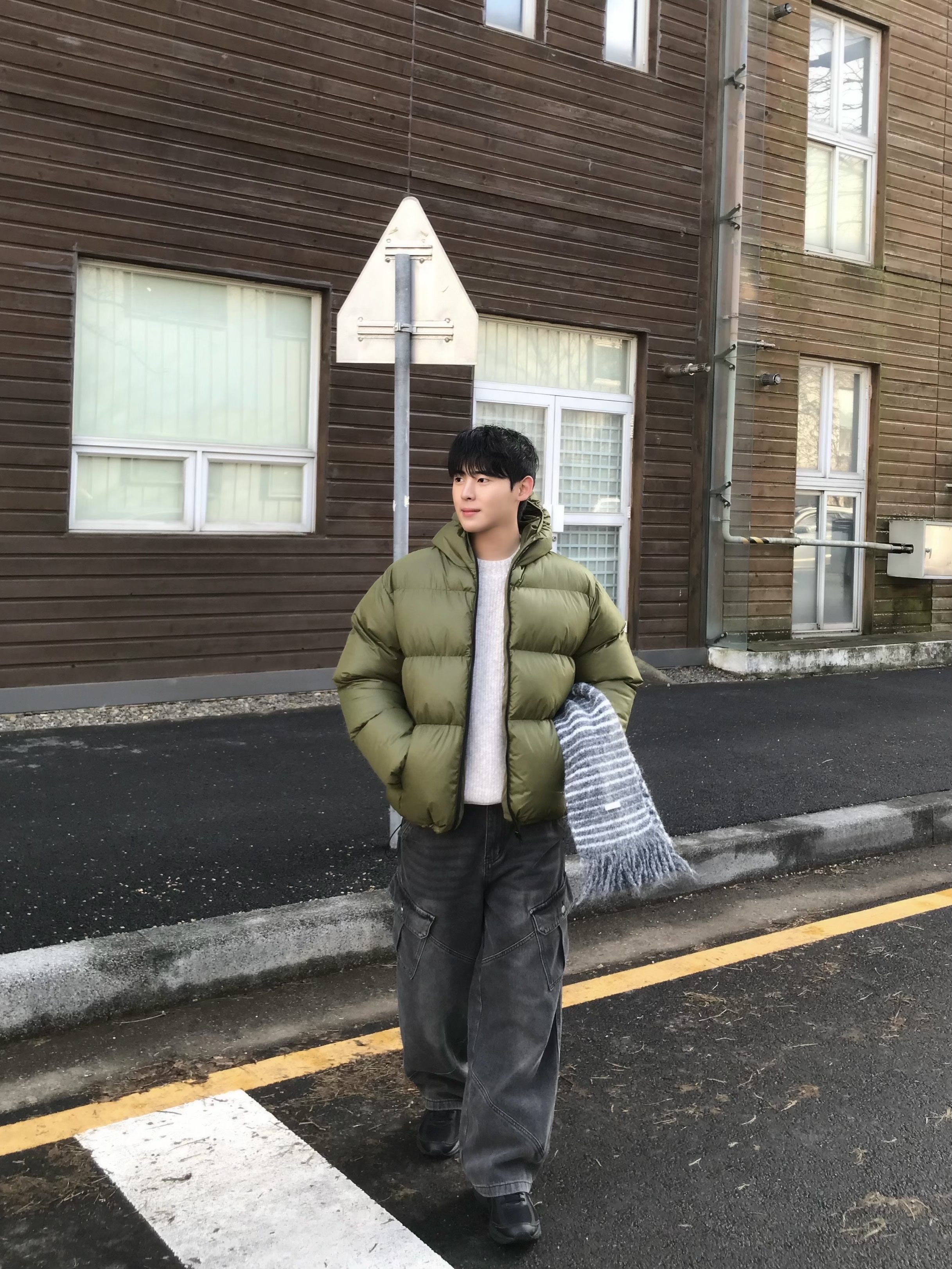 Asics Jog 100 2 Black 착용 스타일 - 5