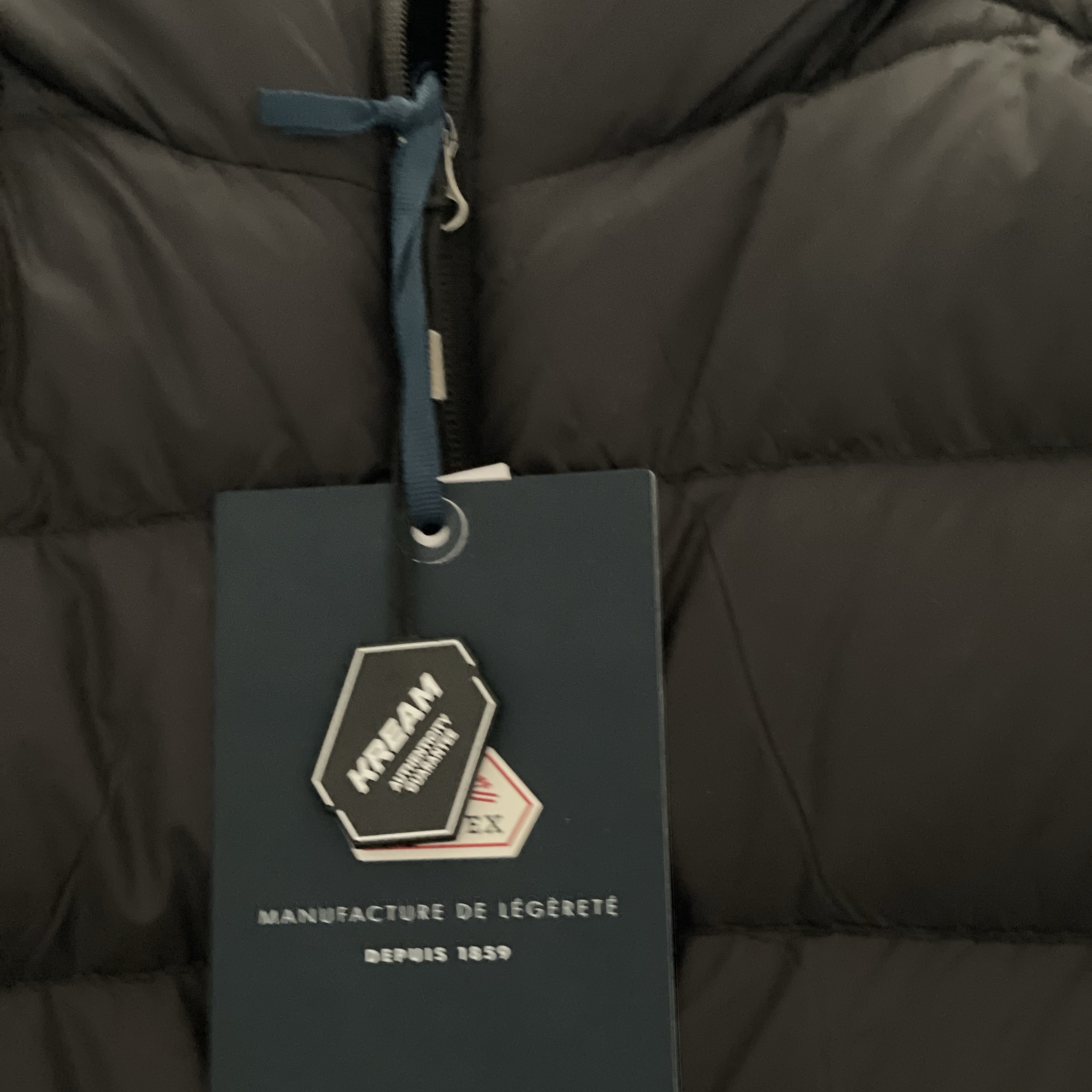 Pyrenex Arial Hooded Down Jacket Black 착용 스타일 - 3