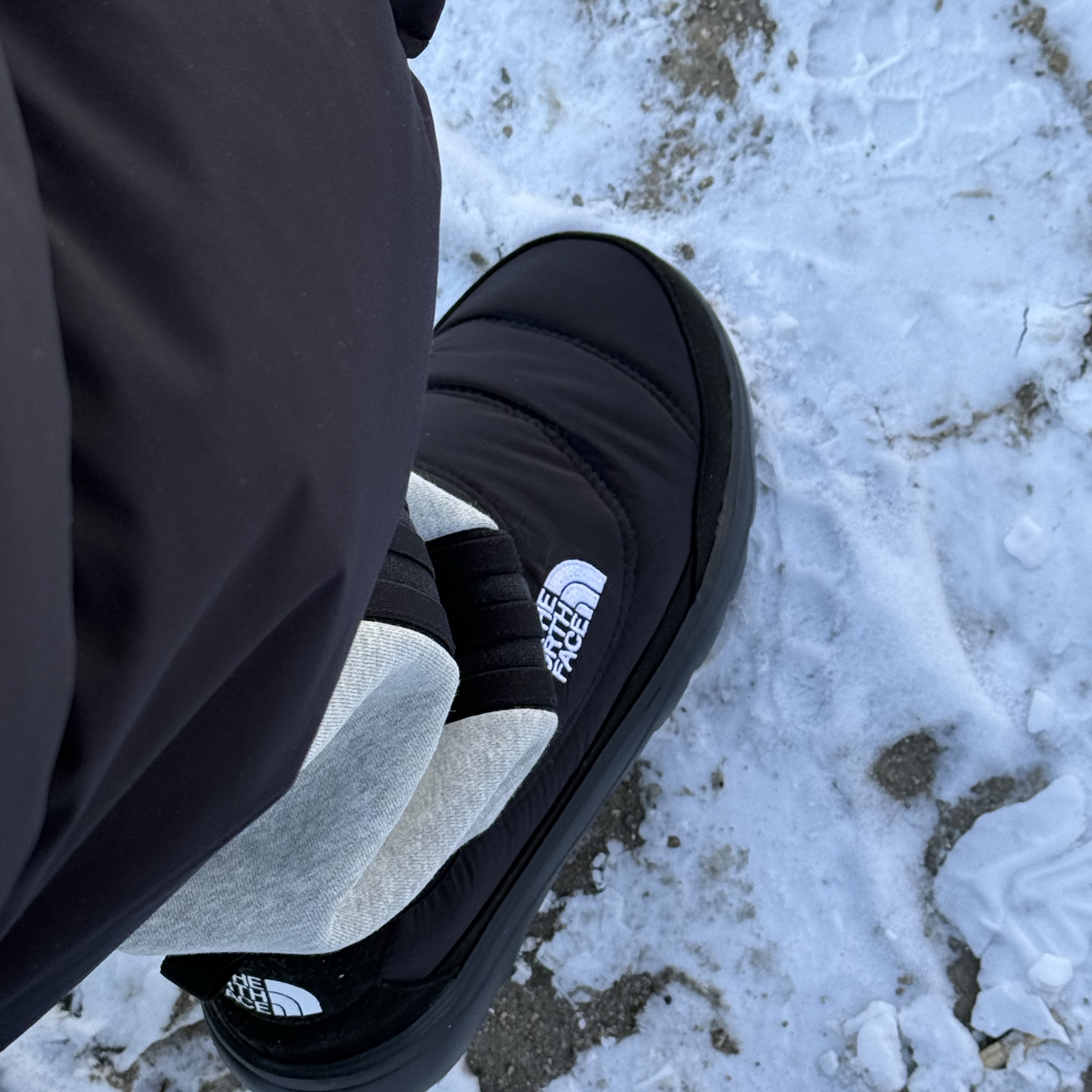 The North Face Dome Slip On Black - 25FW 착용 스타일
