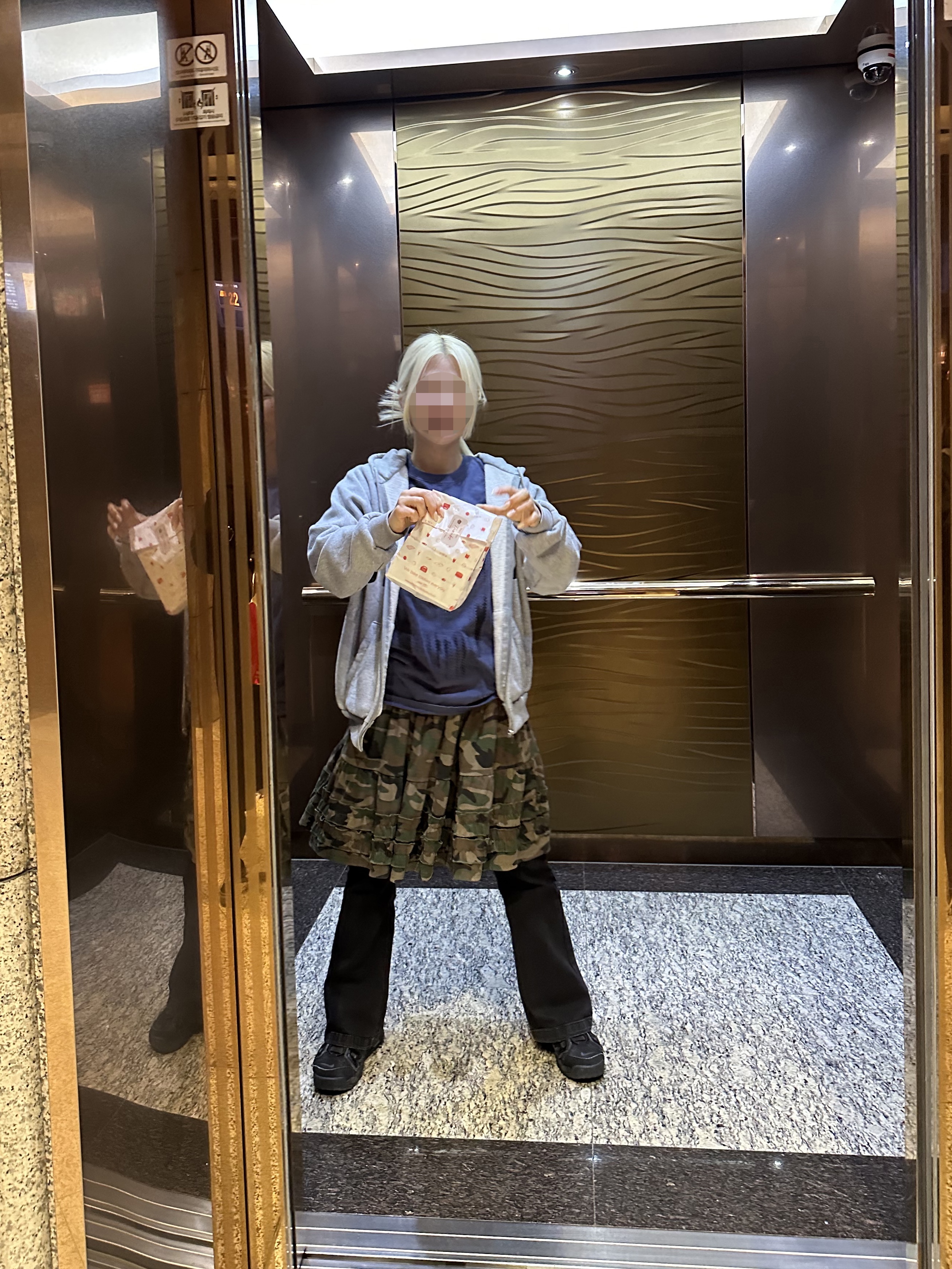 Yeezy HD-10 Grey - Korea Limited 착용 스타일 - 2