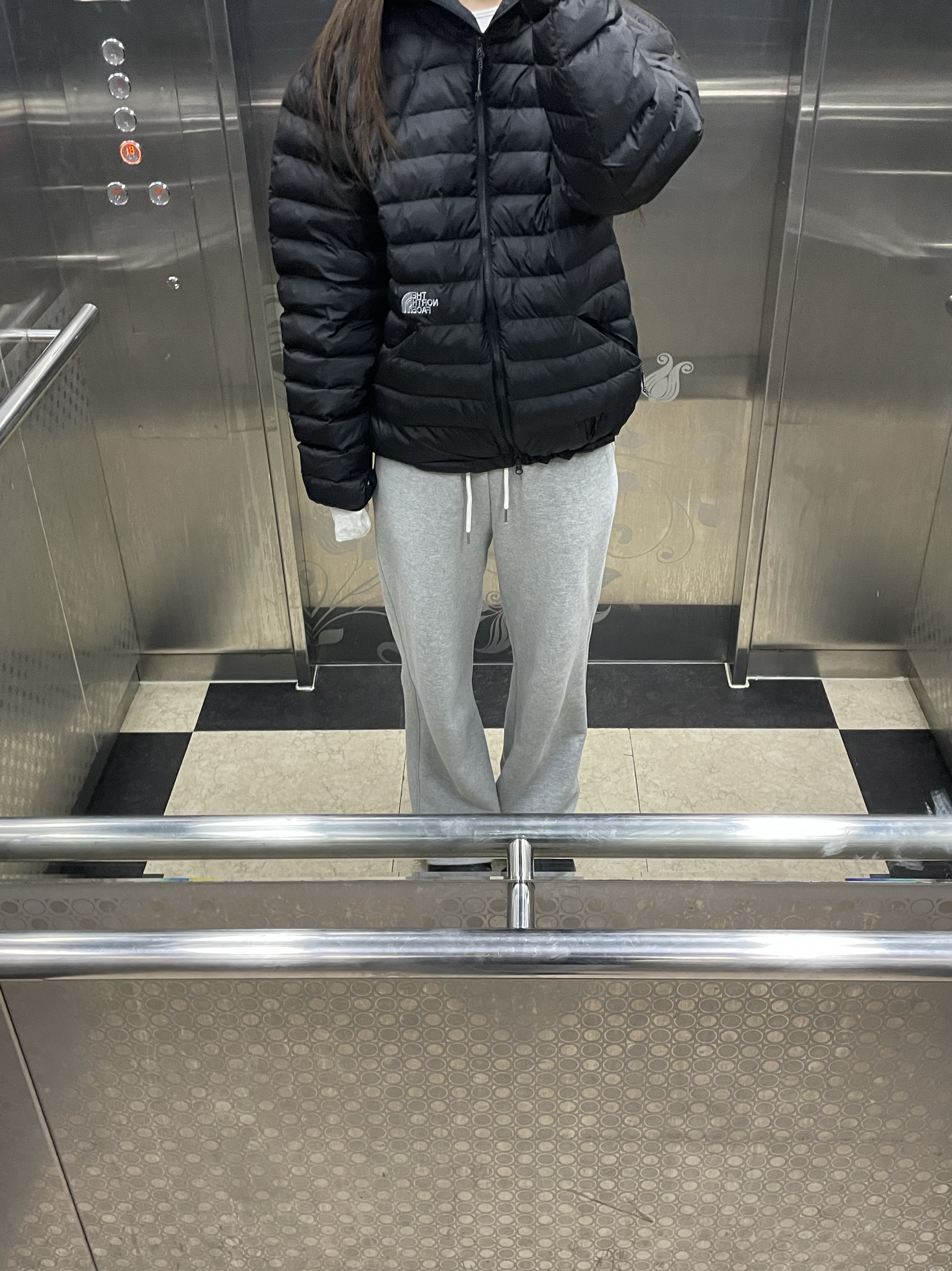 The North Face Ventus On Jacket Black 착용 스타일