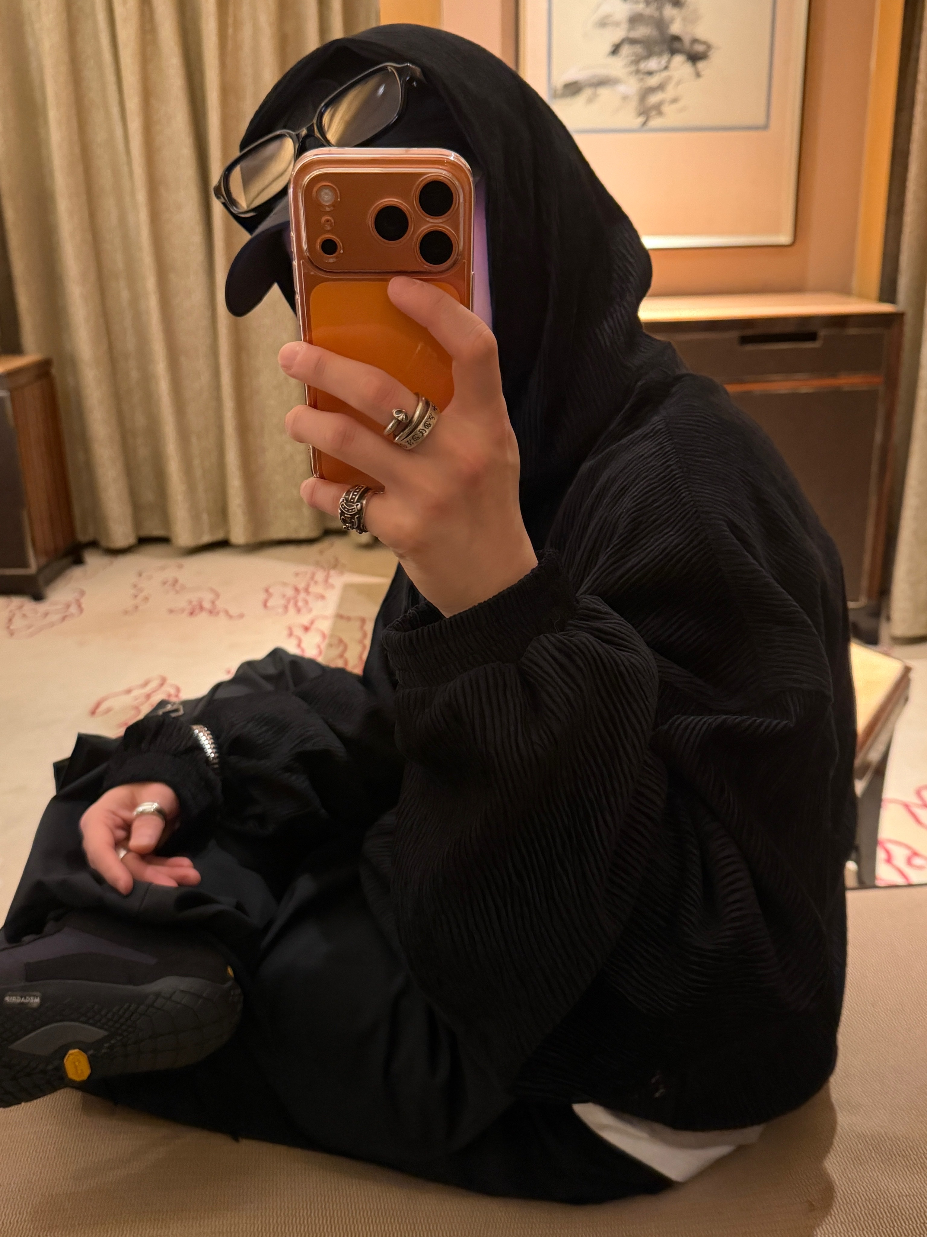 Nonnod Zen Pleats Zip Hoodie Black 착용 스타일 - 7