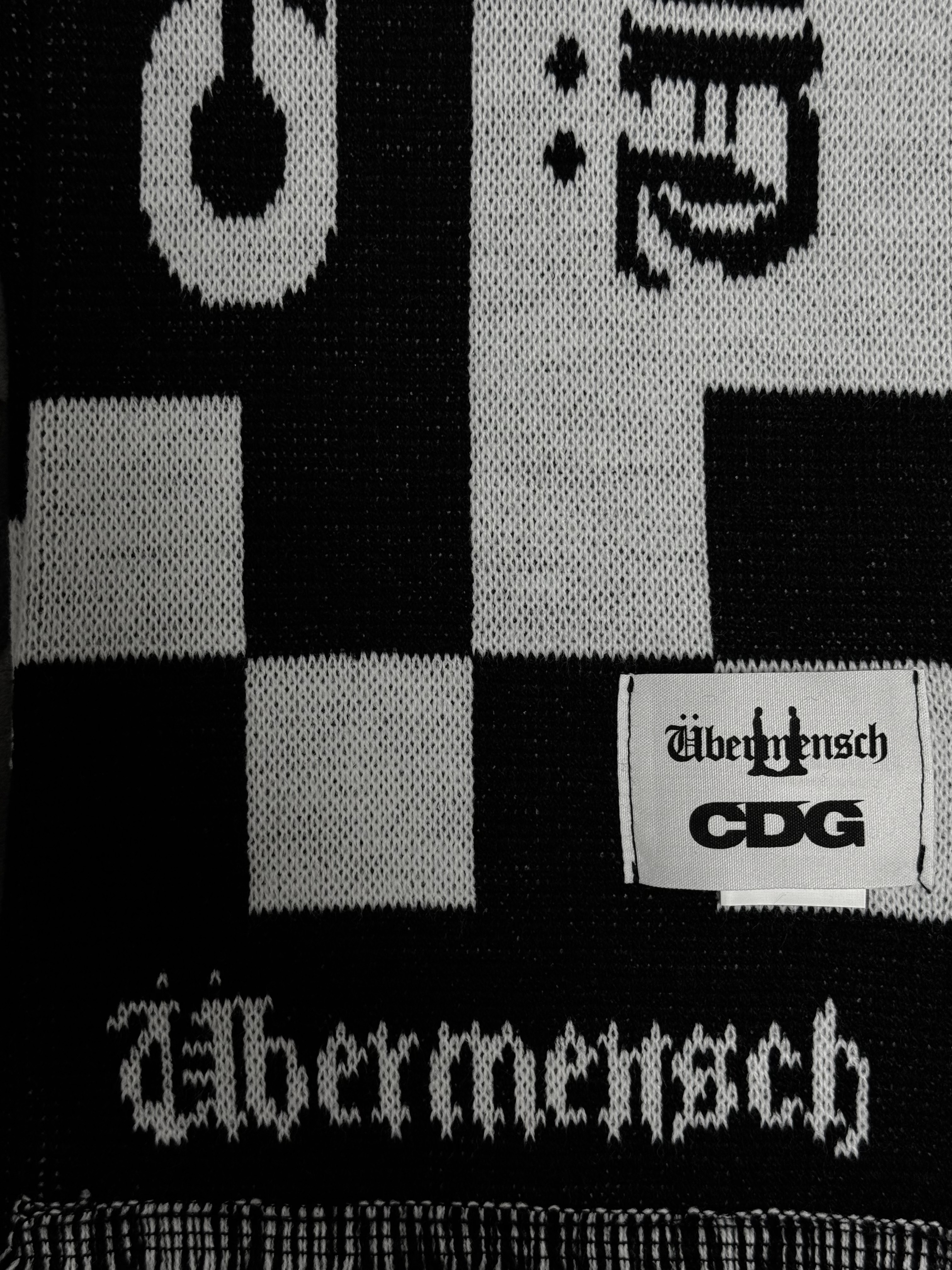 CDG x G-DRAGON Ubermensch CDGDC Checkered Muffler White Black 착용 스타일