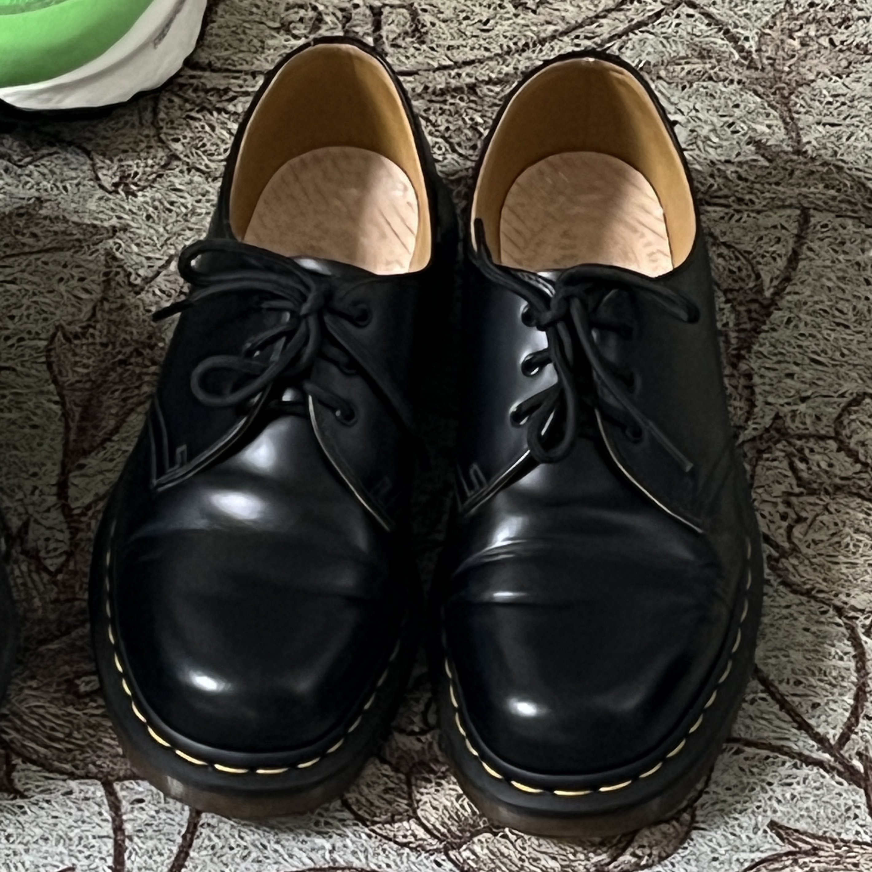 Dr. Martens MIE Vintage 1461 Black 착용 스타일
