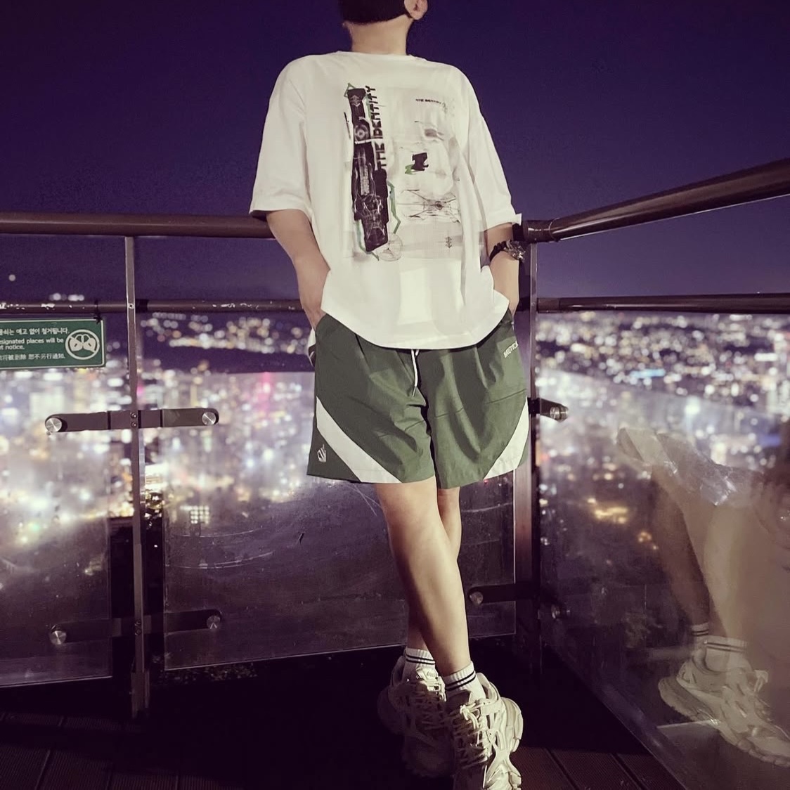 Balenciaga Track.2 Sneakers White 착용 스타일 - 1
