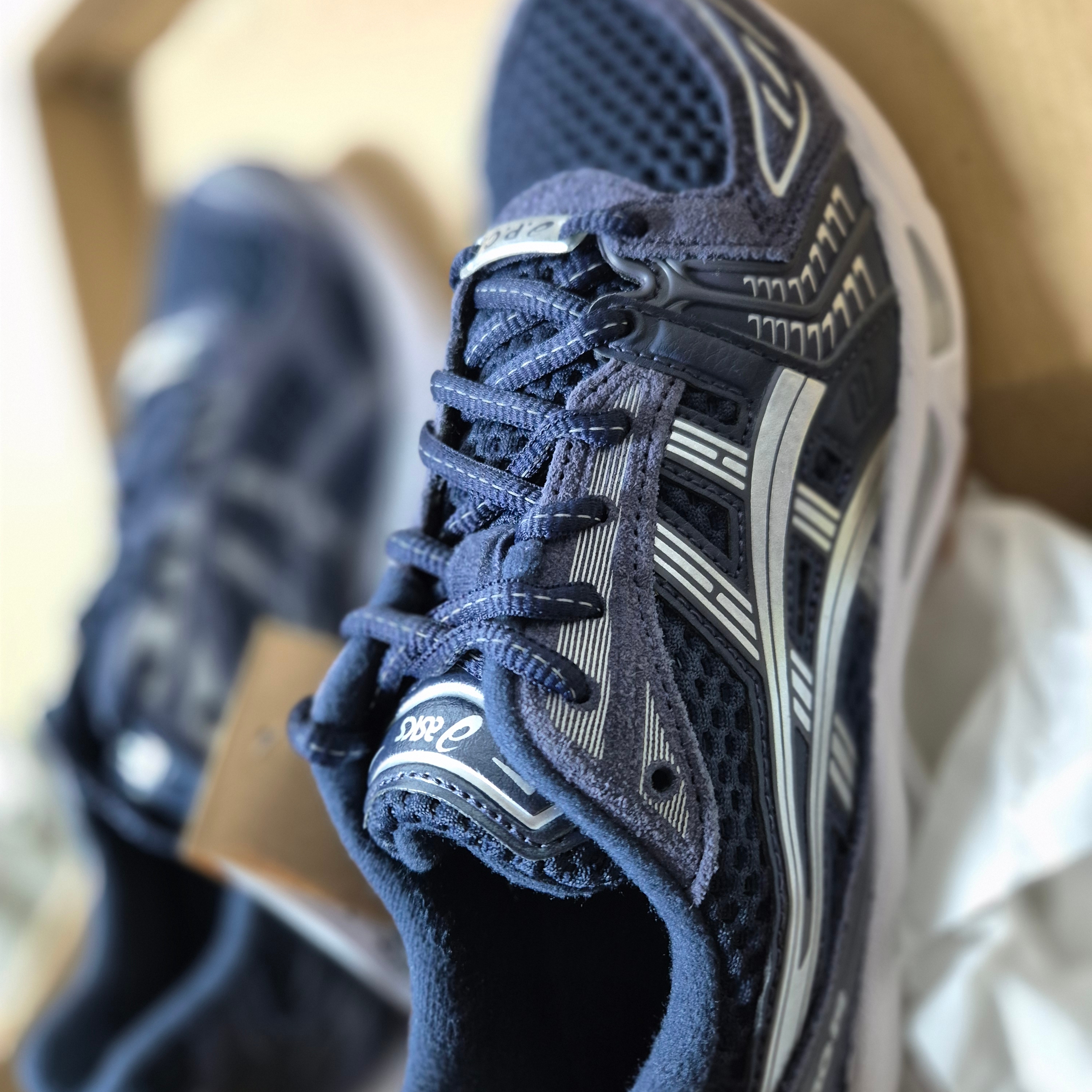 Asics x A.P.C. Gel-Kayano 14 Midnight Indigo Fog 착용 스타일 - 2