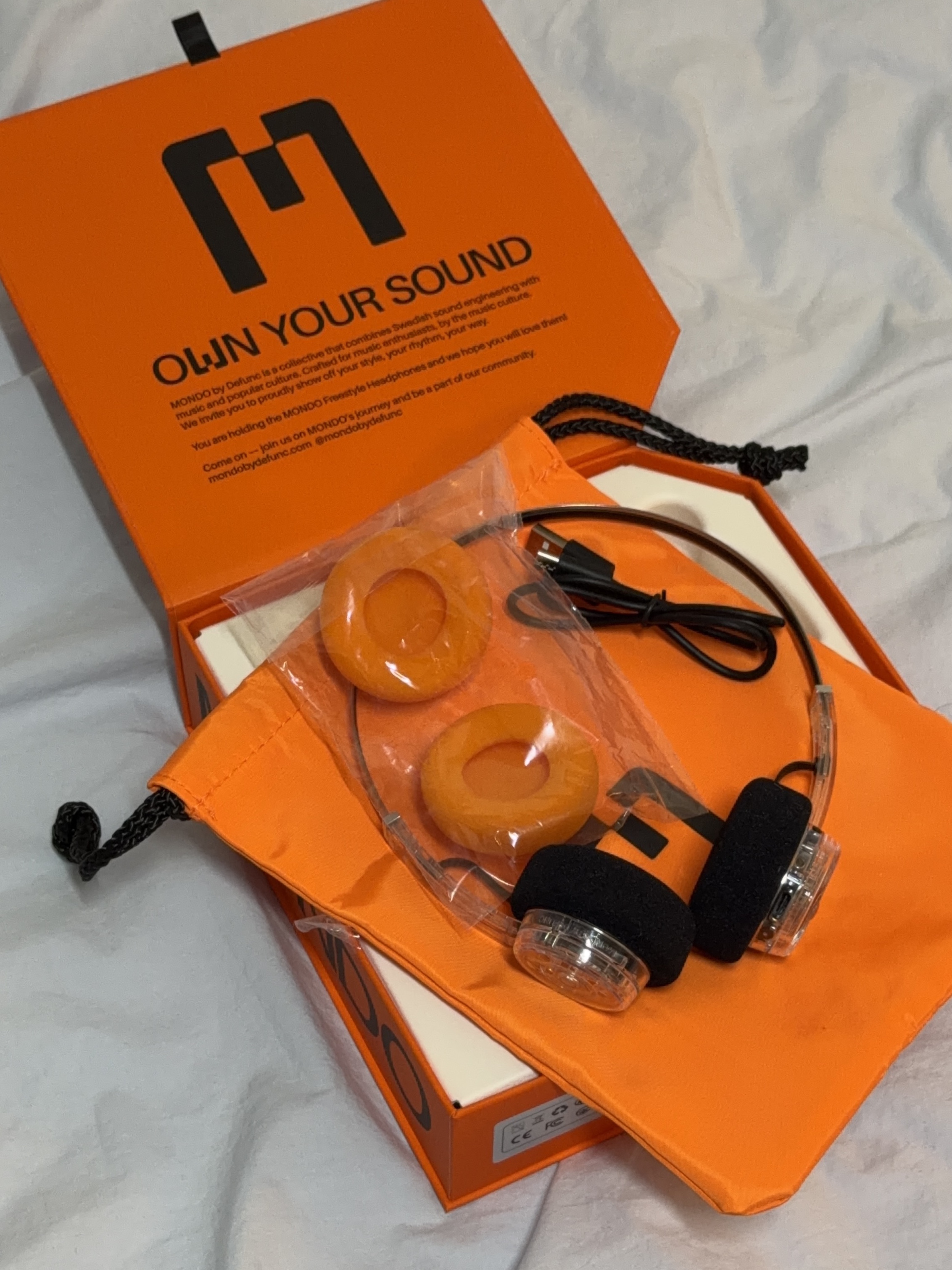 MONDO Freestyle On Ear Headphone Transparent 착용 스타일 - 1